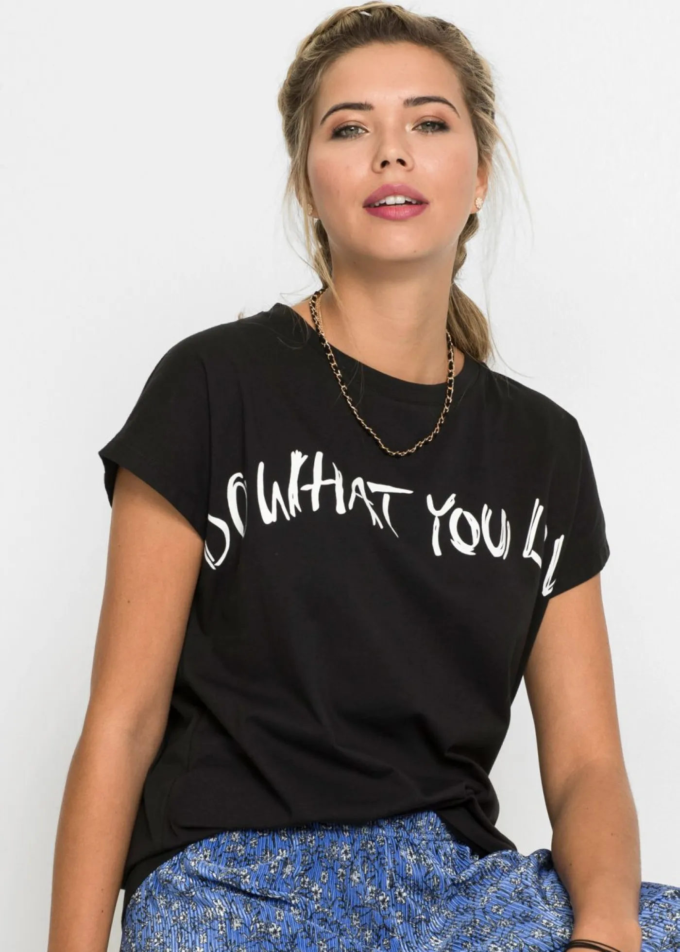 bonprix bonprix Camisetas>Camiseta holgada de algodón puro Negro con frase