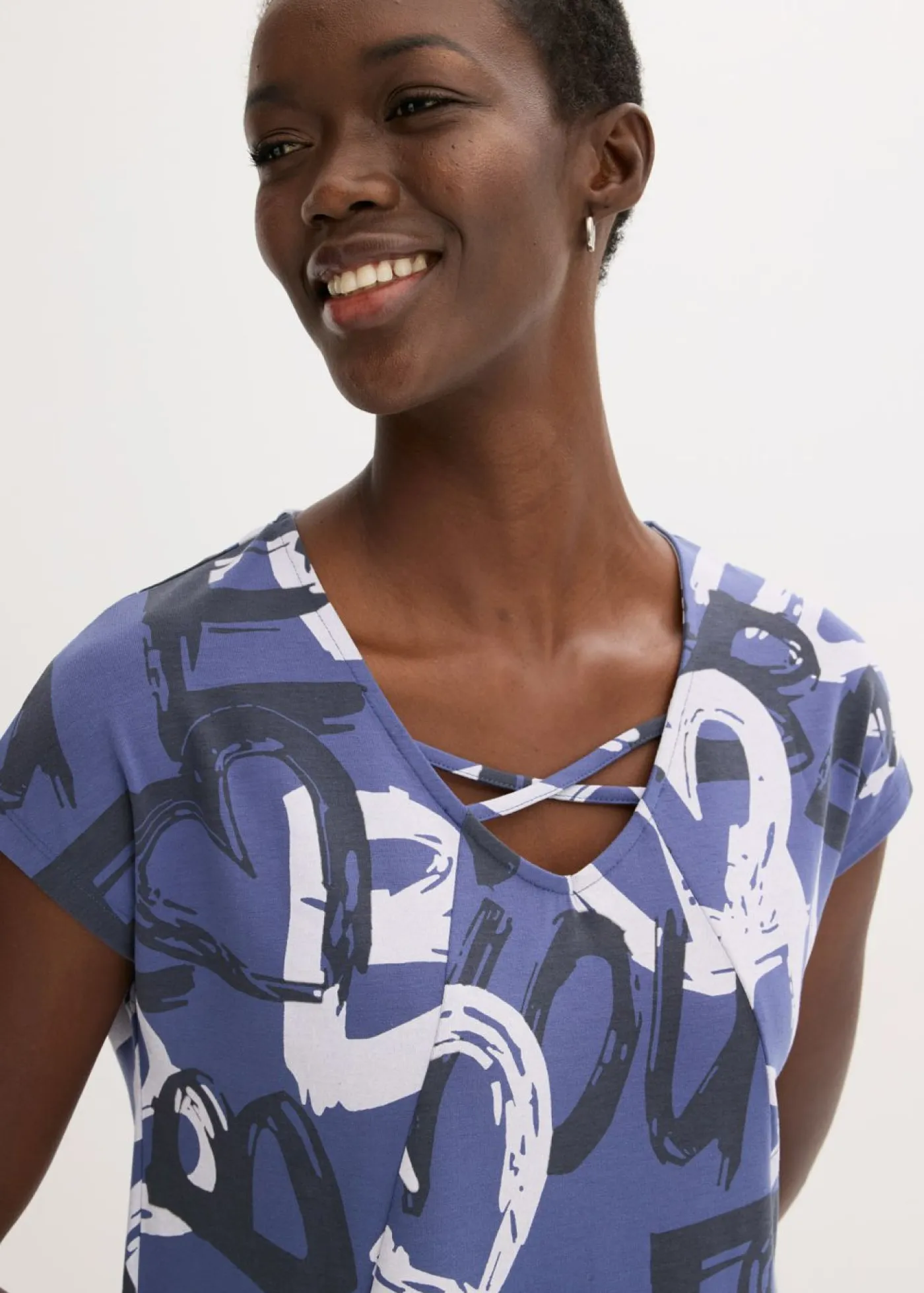 bonprix bonprix Camisetas>Camiseta larga Índigo/azul oscuro/beige natural estampado