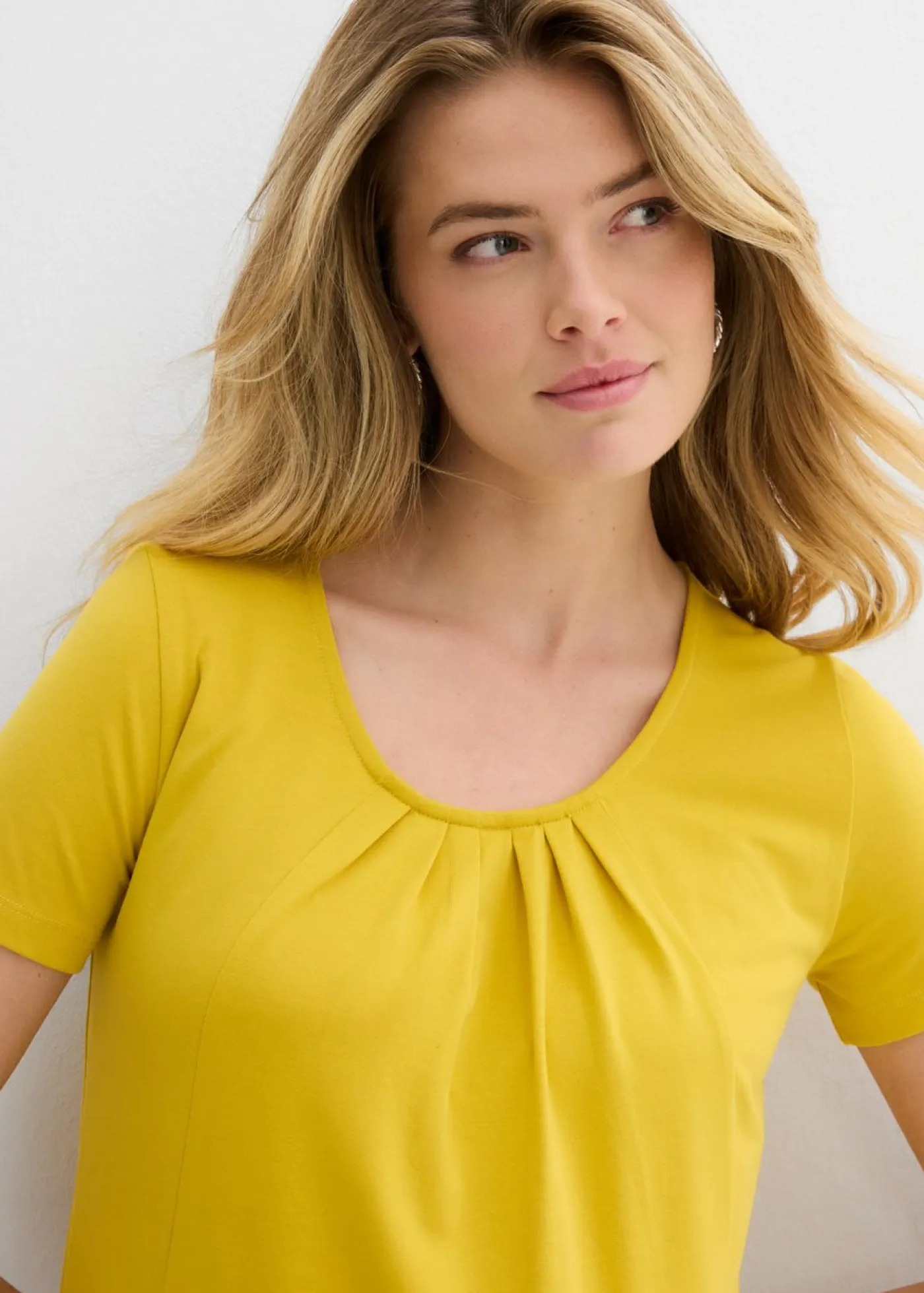 bonprix bonprix Camisetas>Camiseta larga con viscosa curry limón