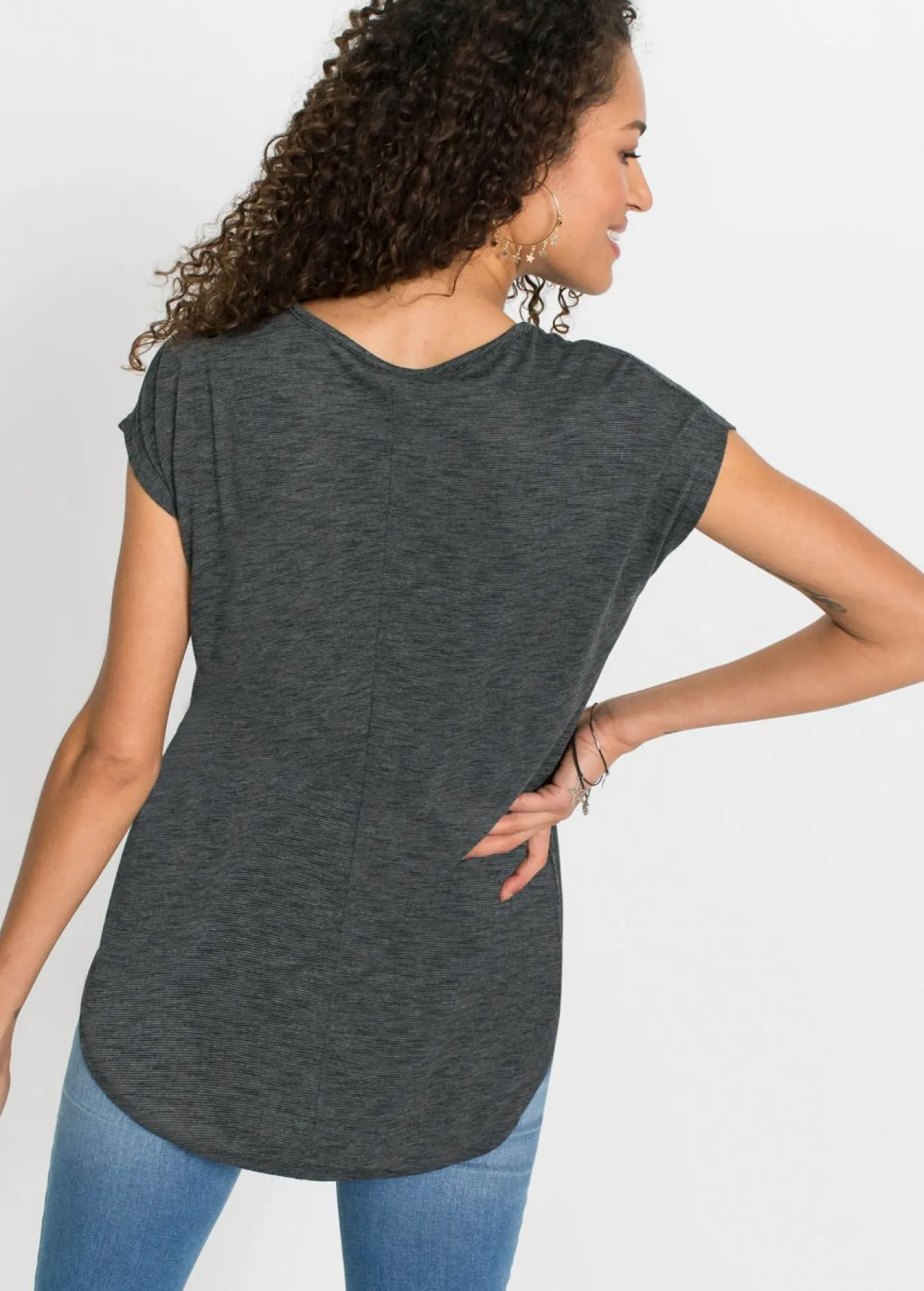 bonprix bonprix Camisetas>Camiseta larga de mezcla de viscosa Negro jaspeado estampado