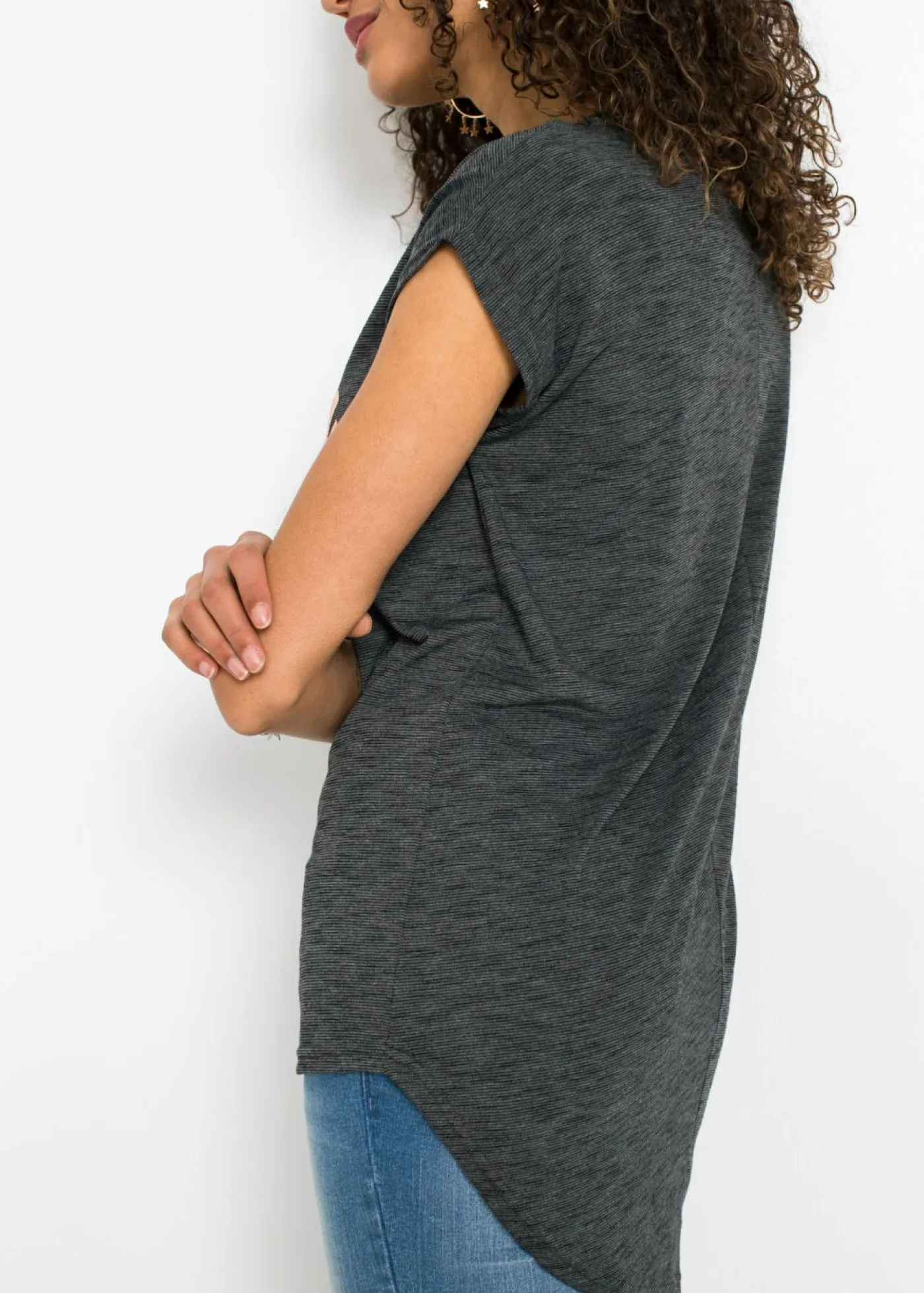 bonprix bonprix Camisetas>Camiseta larga de mezcla de viscosa Negro jaspeado estampado