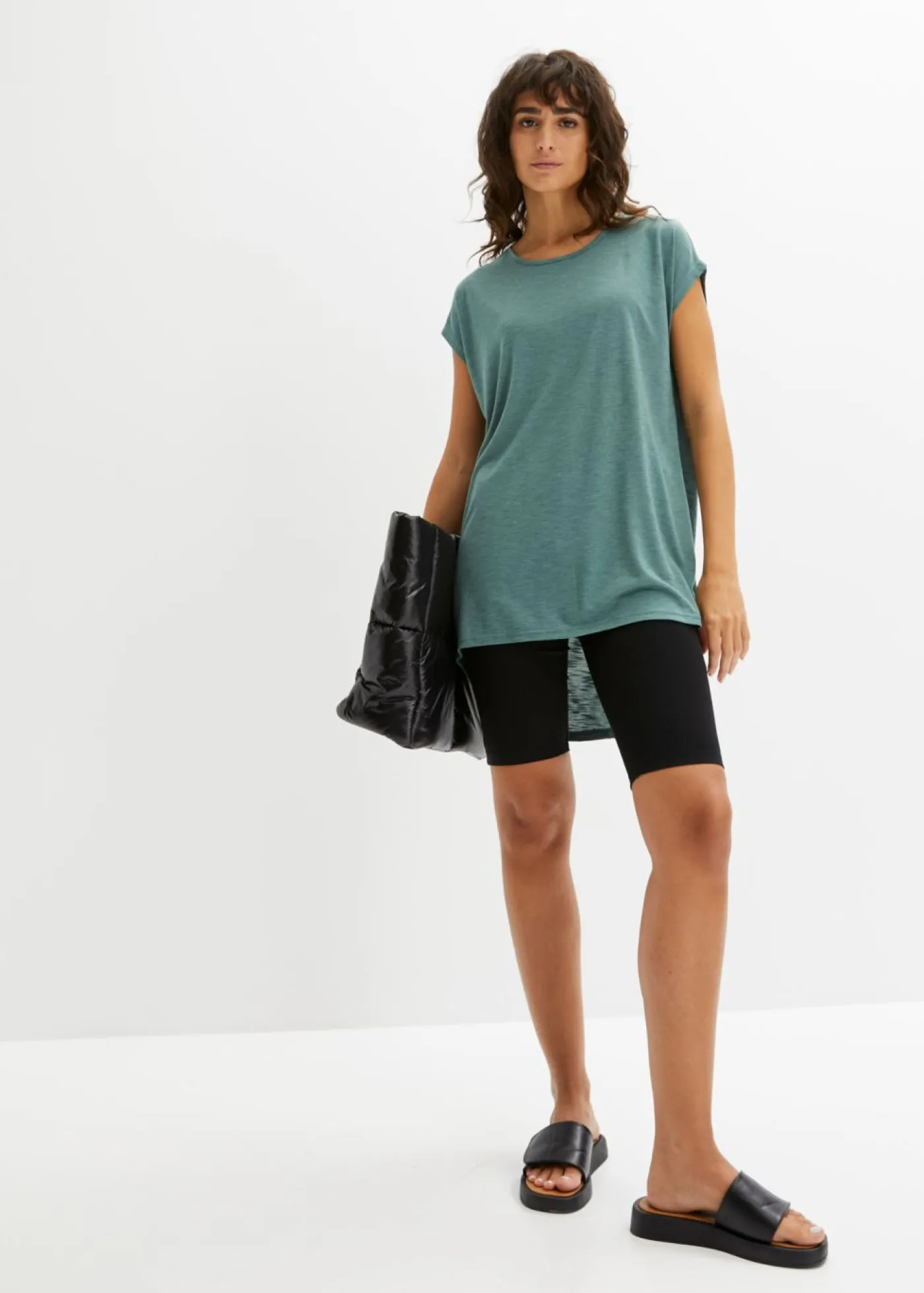 bonprix bonprix Camisetas>Camiseta larga de mezcla de viscosa Verde grisáceo