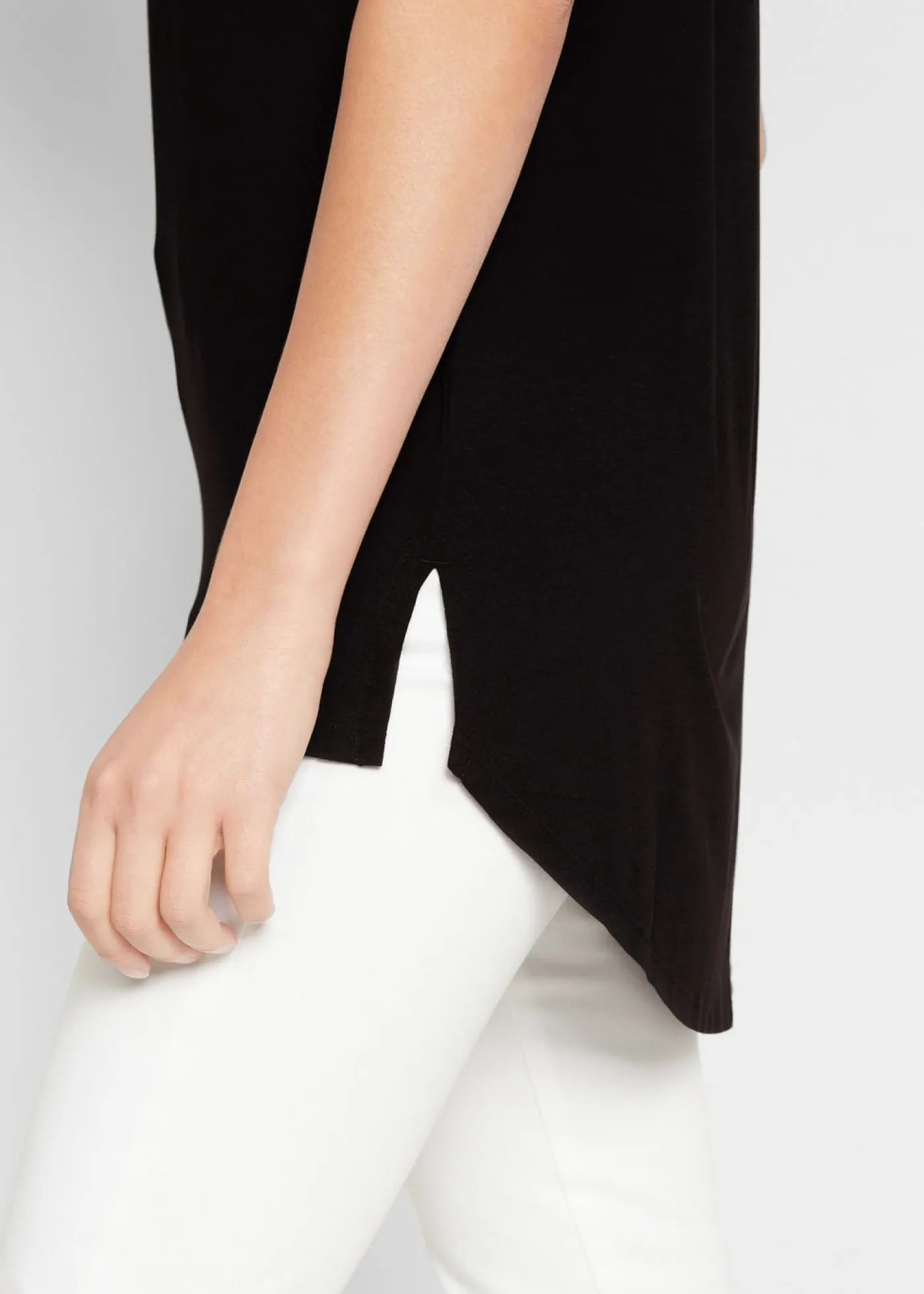 bonprix bonprix Camisetas>Camiseta larga de mezcla de viscosa Negro-plata estampado