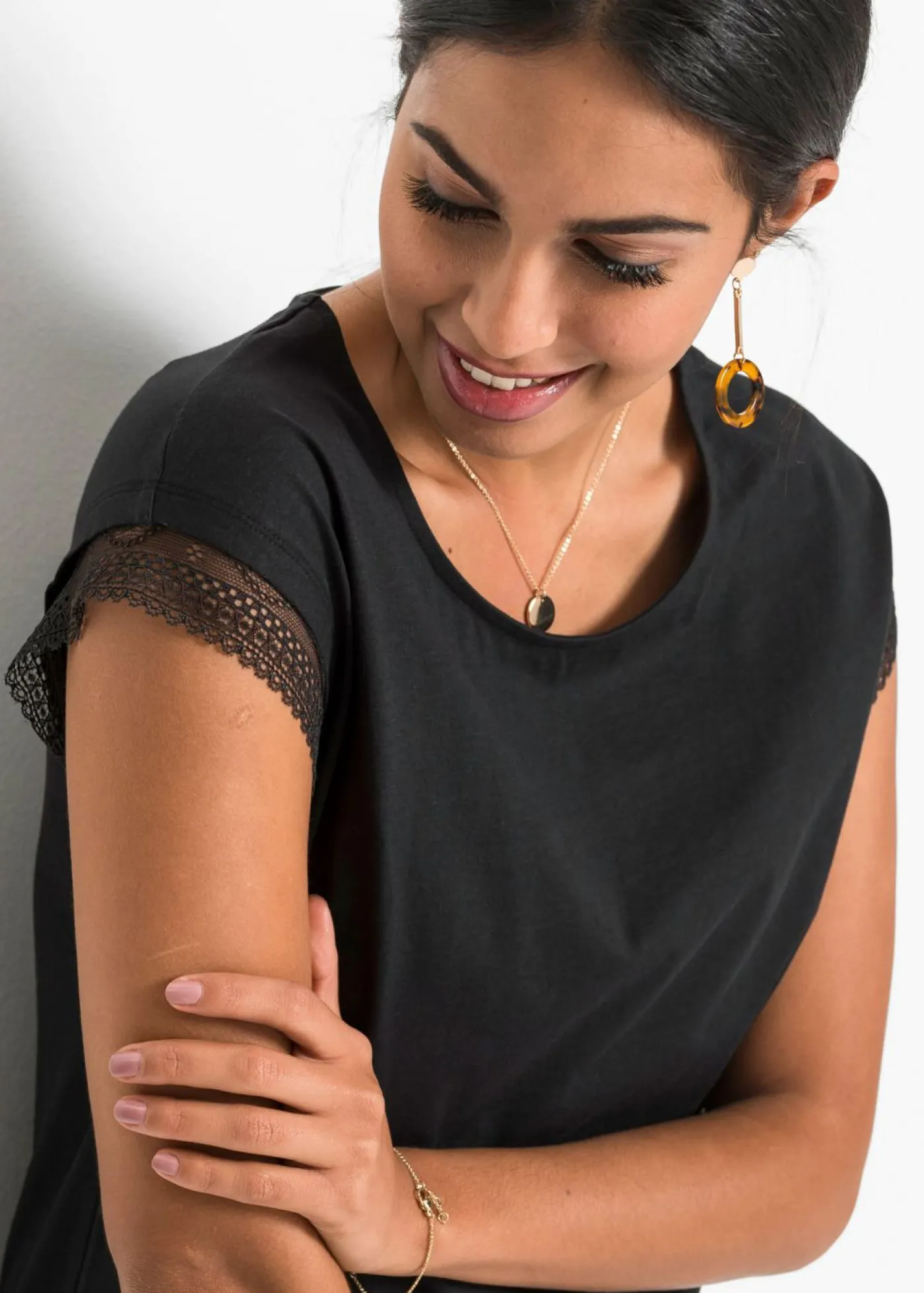 bonprix bonprix Camisetas>Camiseta tipo boxy de algodón Negro