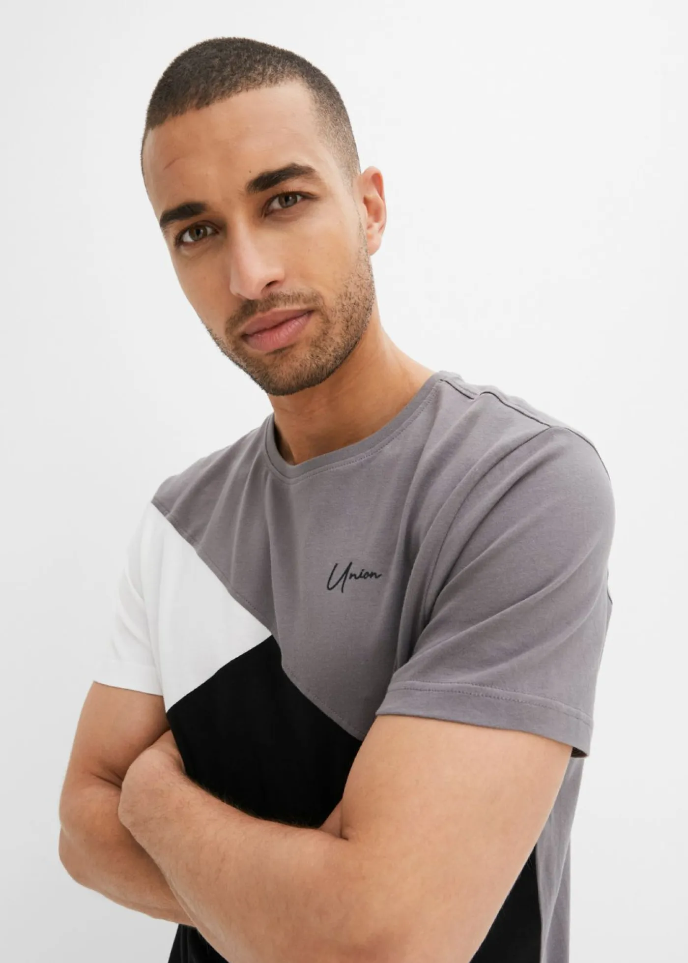 bonprix bonprix Ropa Deportiva|Pantalones>Camiseta y bermudas de chándal (2 piezas) gris ahumado/blanco/negro