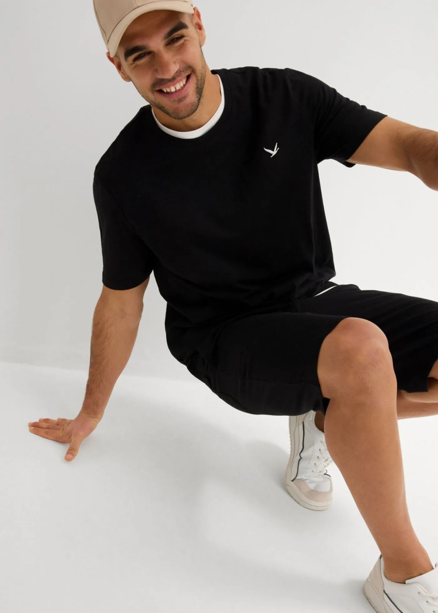 bonprix bonprix Pantalones|Camisetas Y Polos>Camiseta y bermudas de punto (conjunto de 2 piezas) de algodón orgánico puro Negro