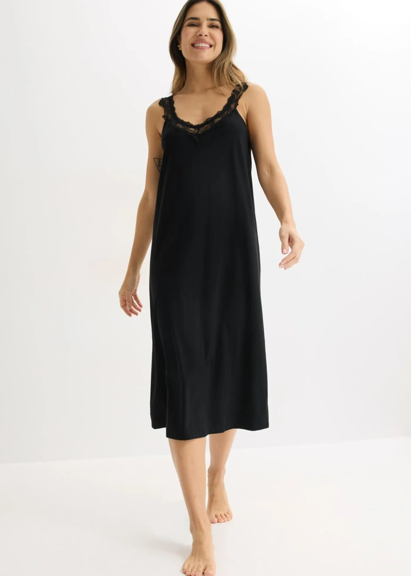 bonprix bonprix Ropa Para Dormir>Camisón con encaje Negro