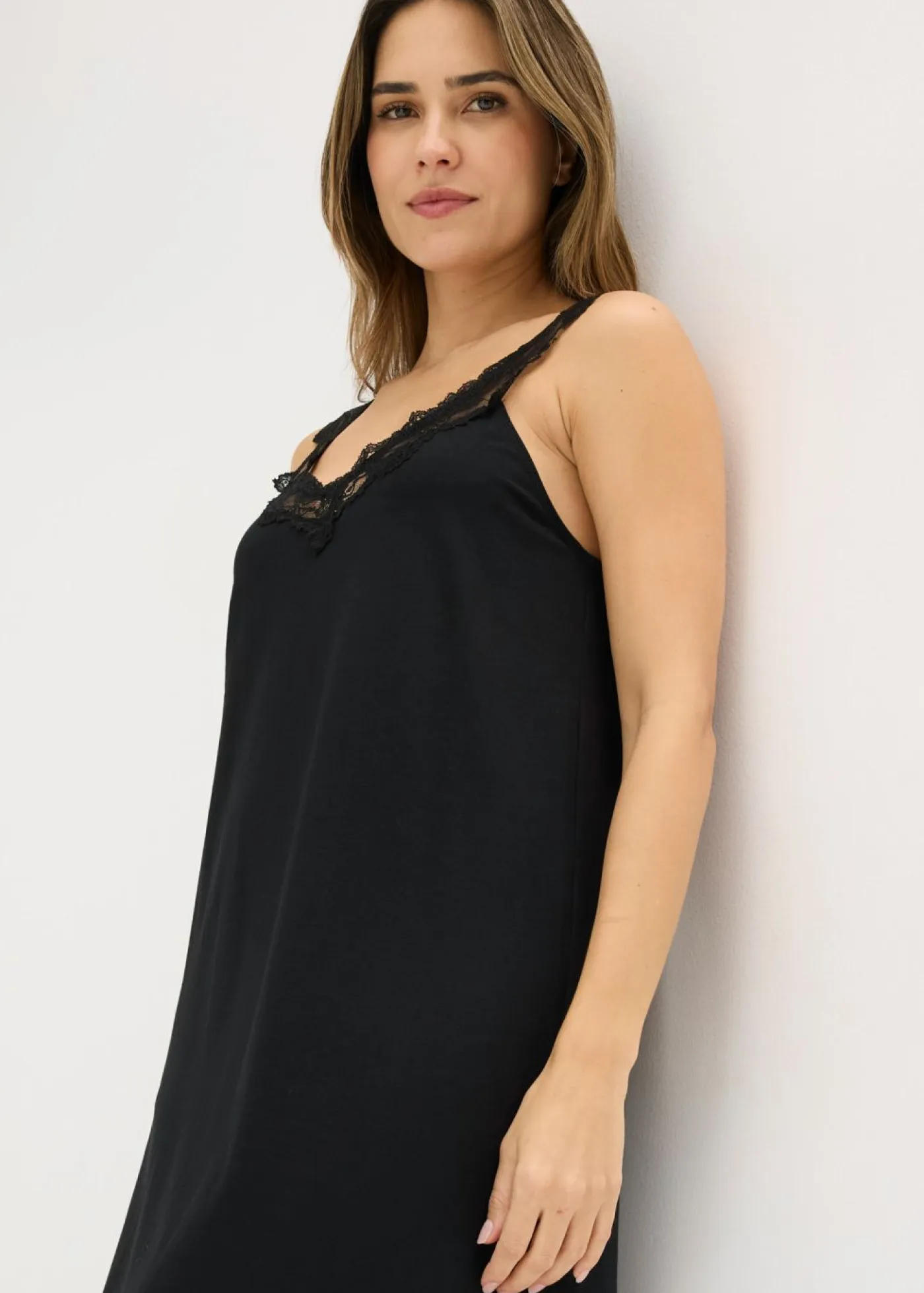 bonprix bonprix Ropa Para Dormir>Camisón con encaje Negro