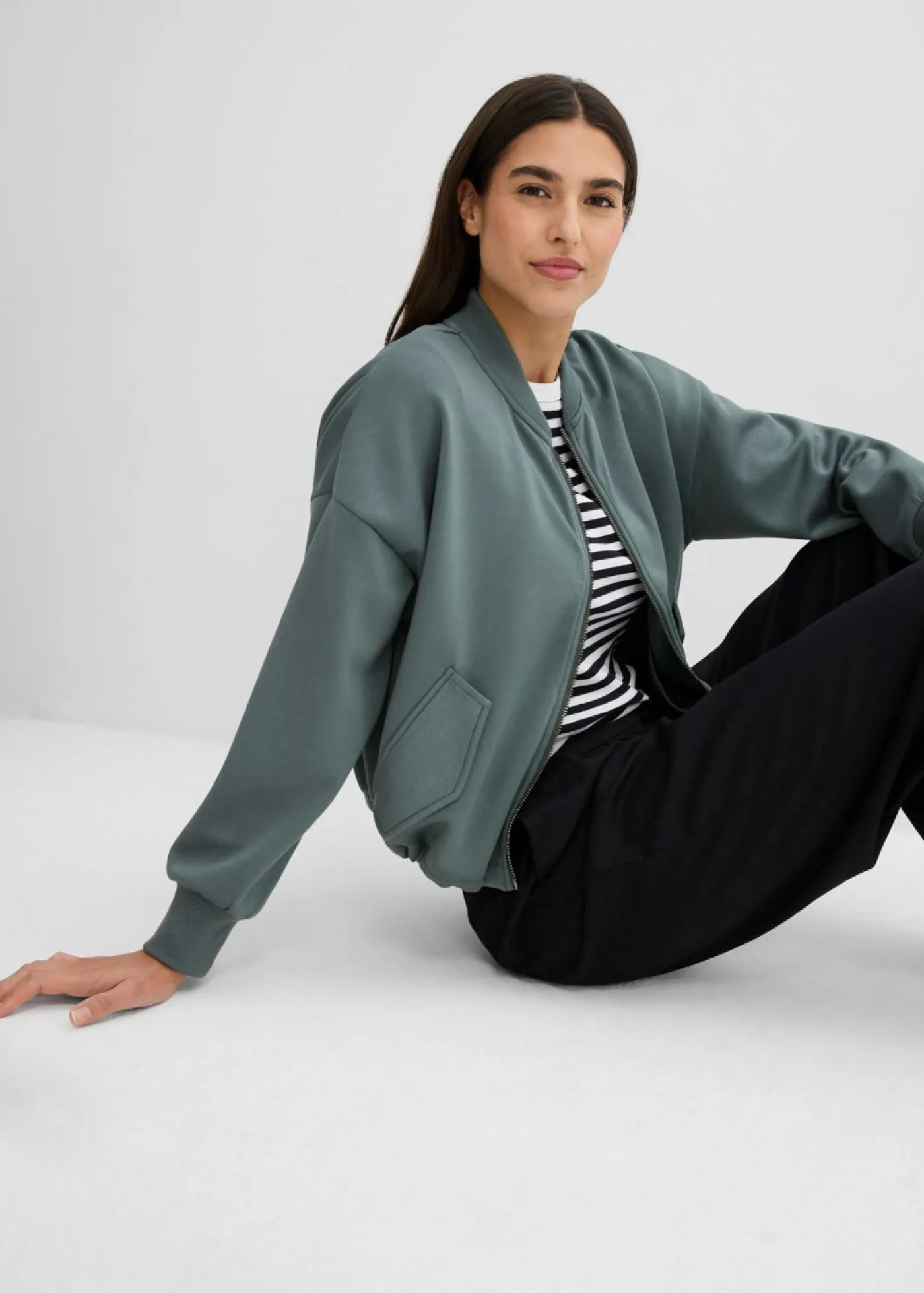 Mujer bonprix bonprix Cazadora oversize de neopreno de suave mezcla de viscosa