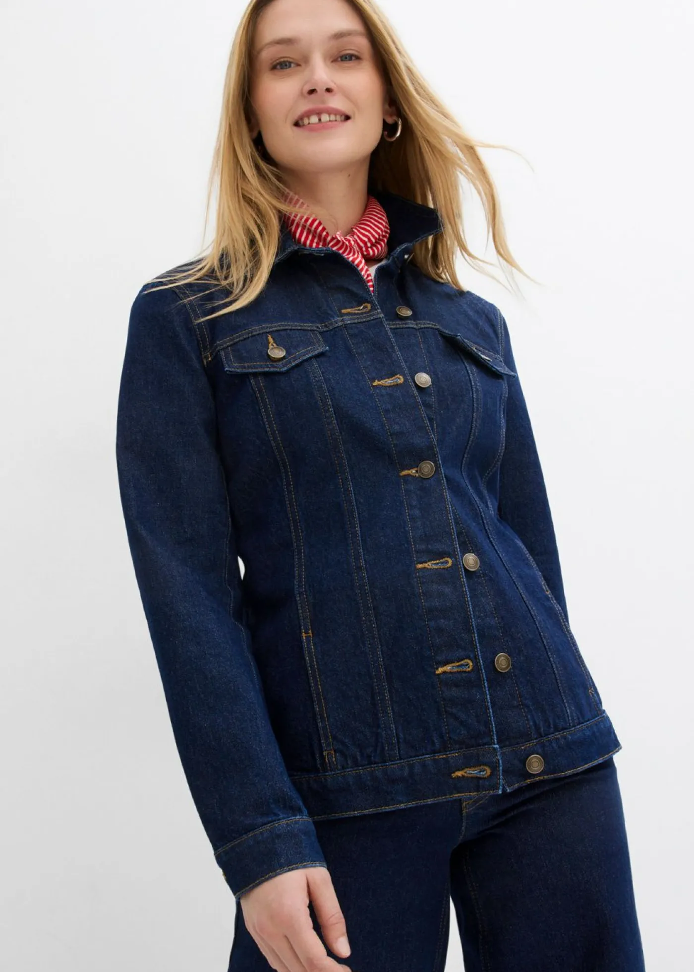 bonprix bonprix Chaquetas Y Abrigos>Cazadora vaquera ajustada Azul oscuro denim