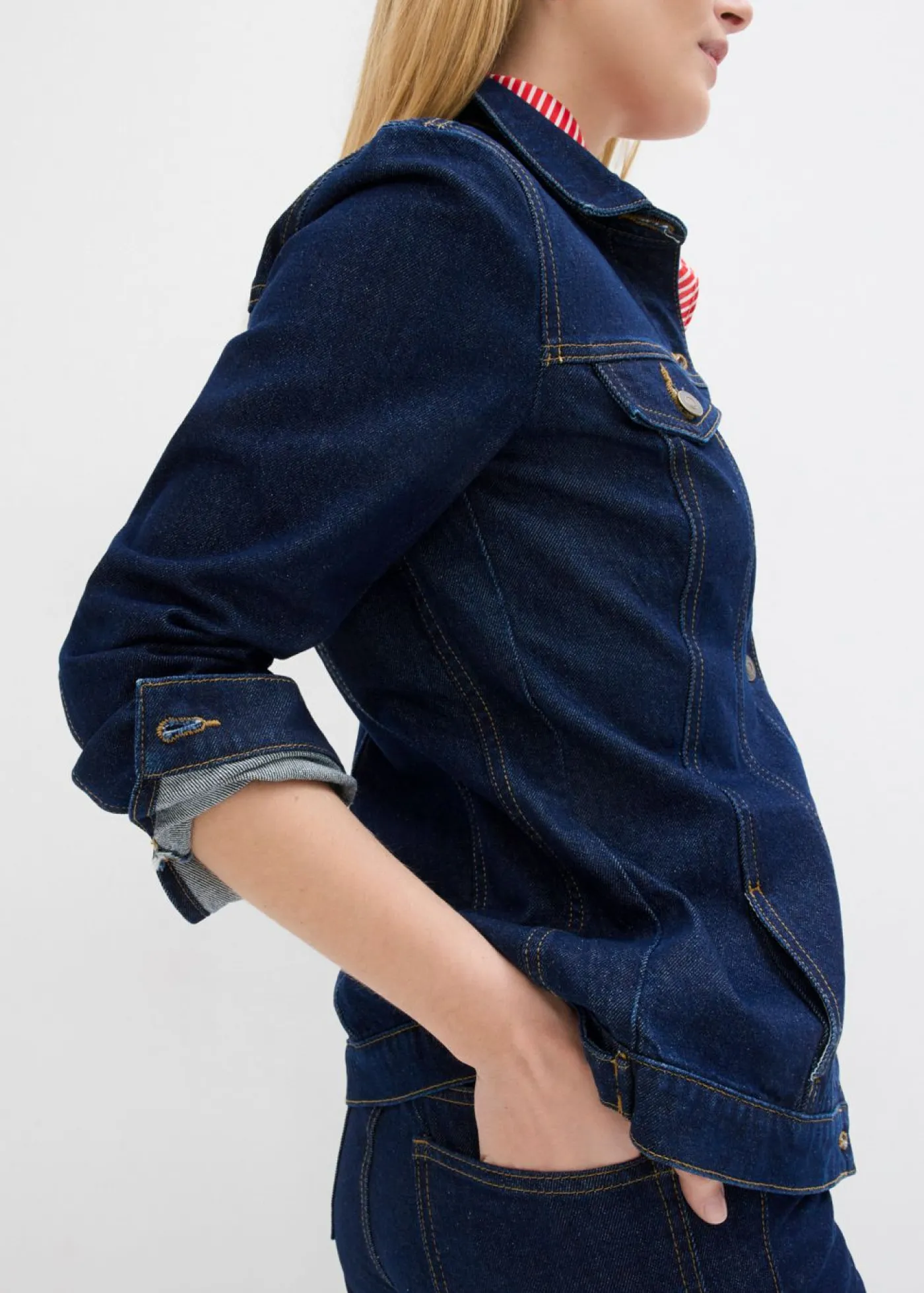 bonprix bonprix Chaquetas Y Abrigos>Cazadora vaquera ajustada Azul oscuro denim