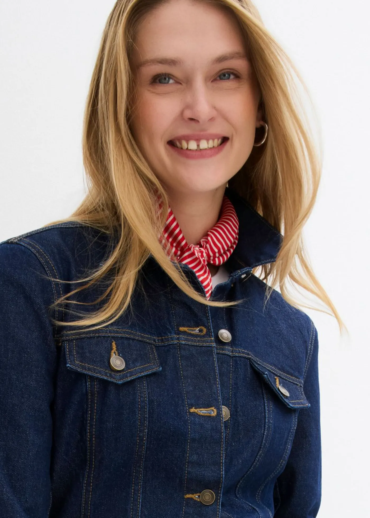 bonprix bonprix Chaquetas Y Abrigos>Cazadora vaquera ajustada Azul oscuro denim