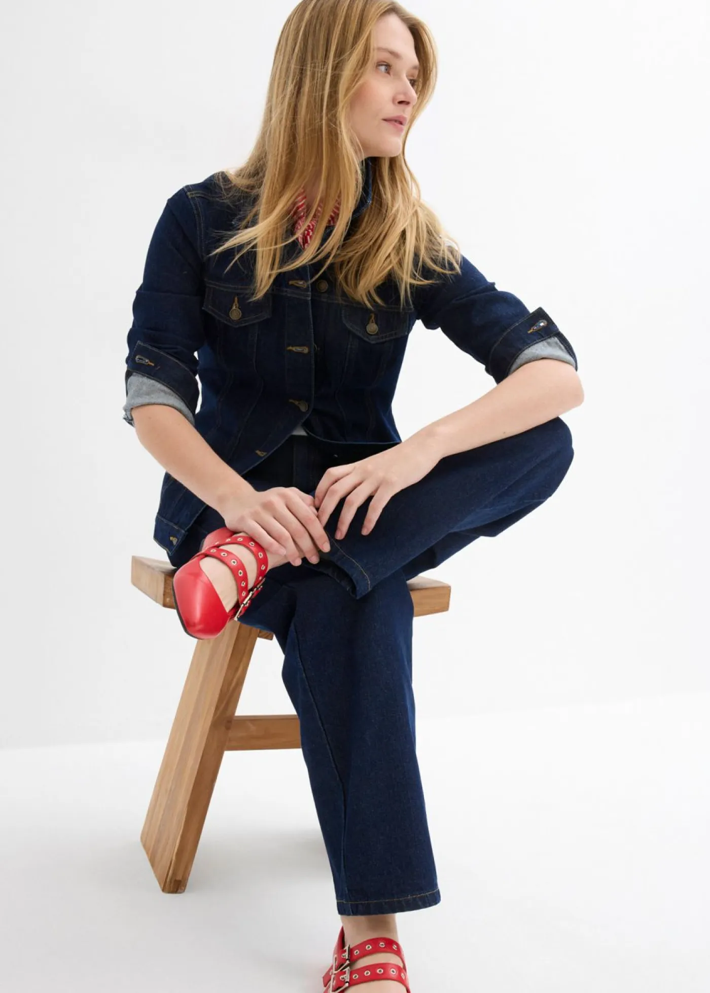 bonprix bonprix Chaquetas Y Abrigos>Cazadora vaquera ajustada Azul oscuro denim