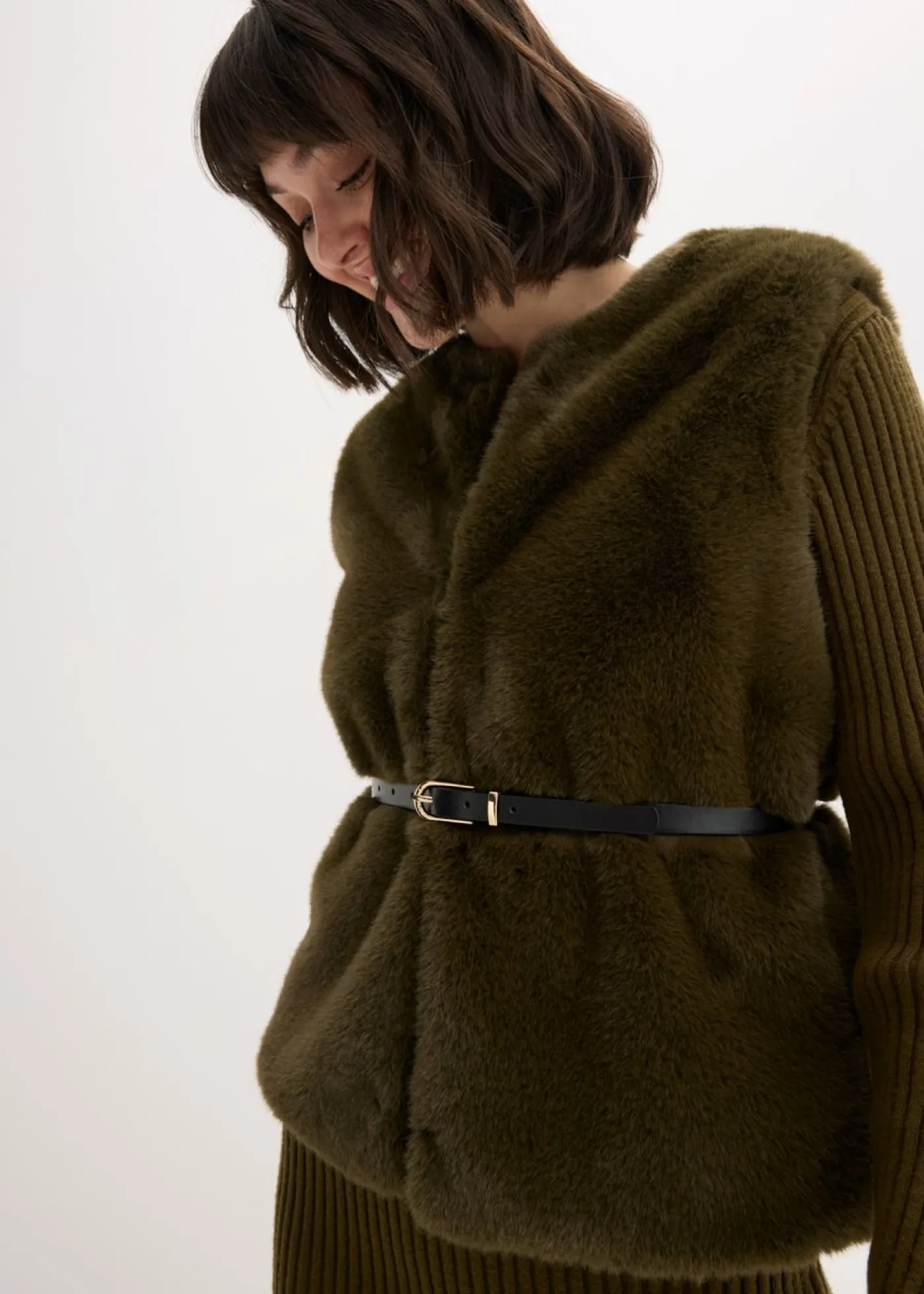 bonprix bonprix Chaquetas Y Abrigos>Chaleco de pelo sintético Verde oliva oscuro