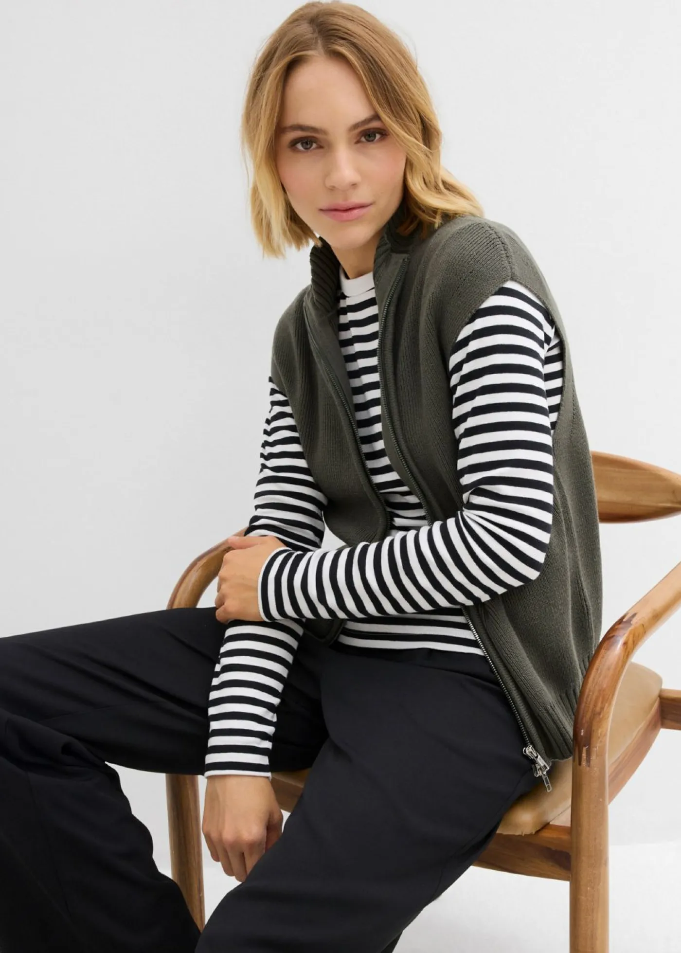 bonprix bonprix Chaquetas Y Abrigos|Ropa De Punto>Chaleco de punto antracita