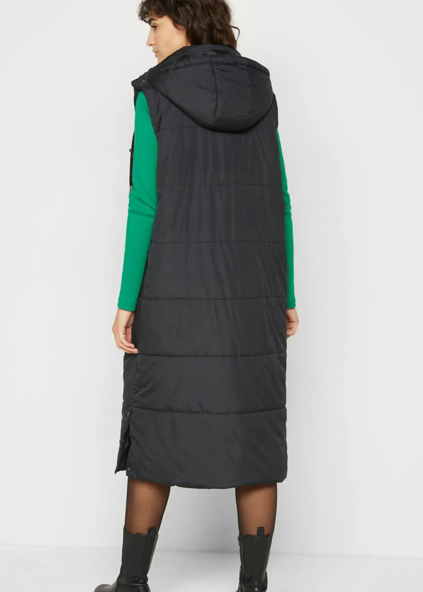 bonprix bonprix Chaquetas Y Abrigos>Chaleco largo acolchado con capucha y aberturas laterales Negro