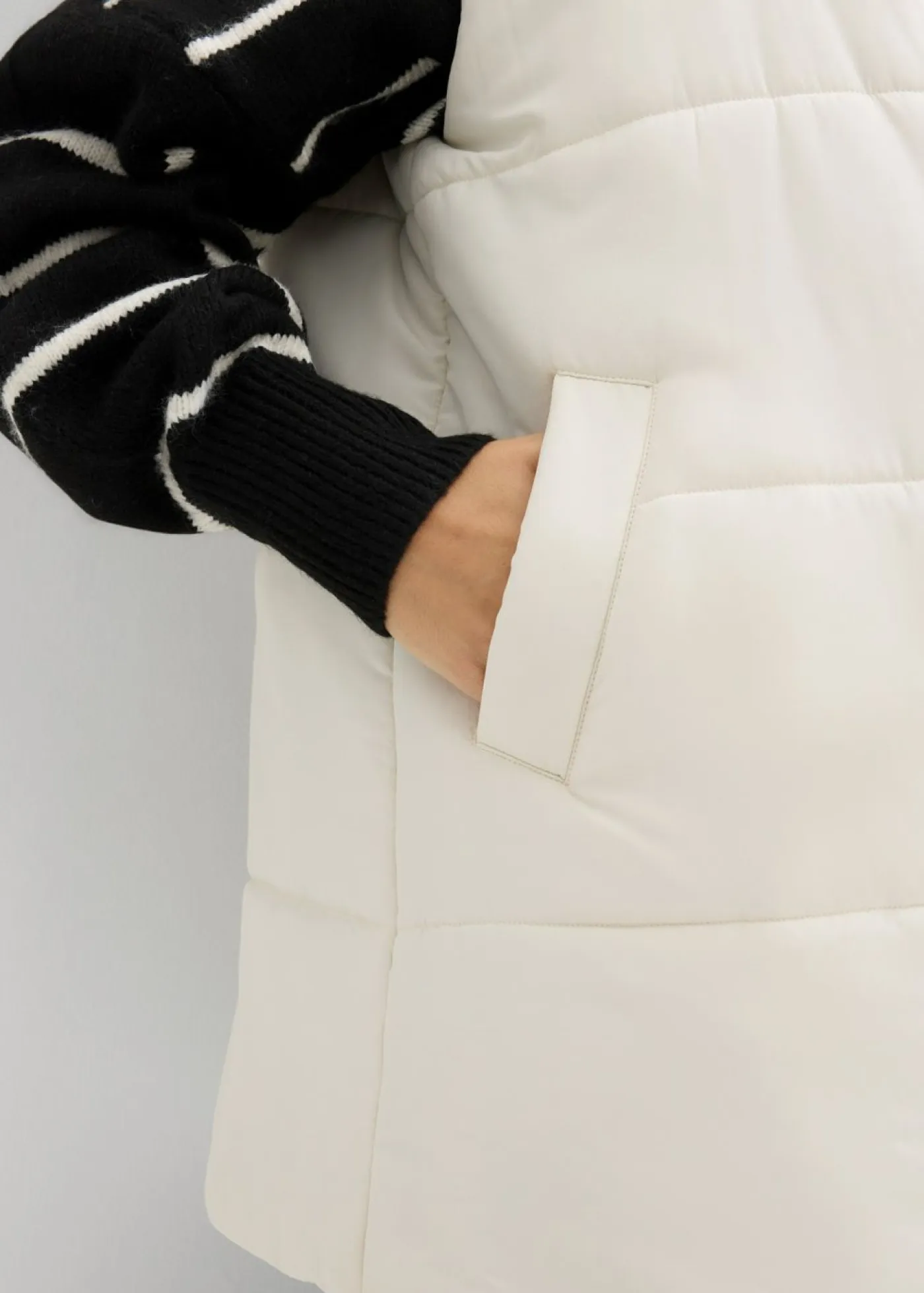 bonprix bonprix Premamá>Chaleco premamá forrado 4 en 1 con función reversible e inserto de porteo Beige-negro