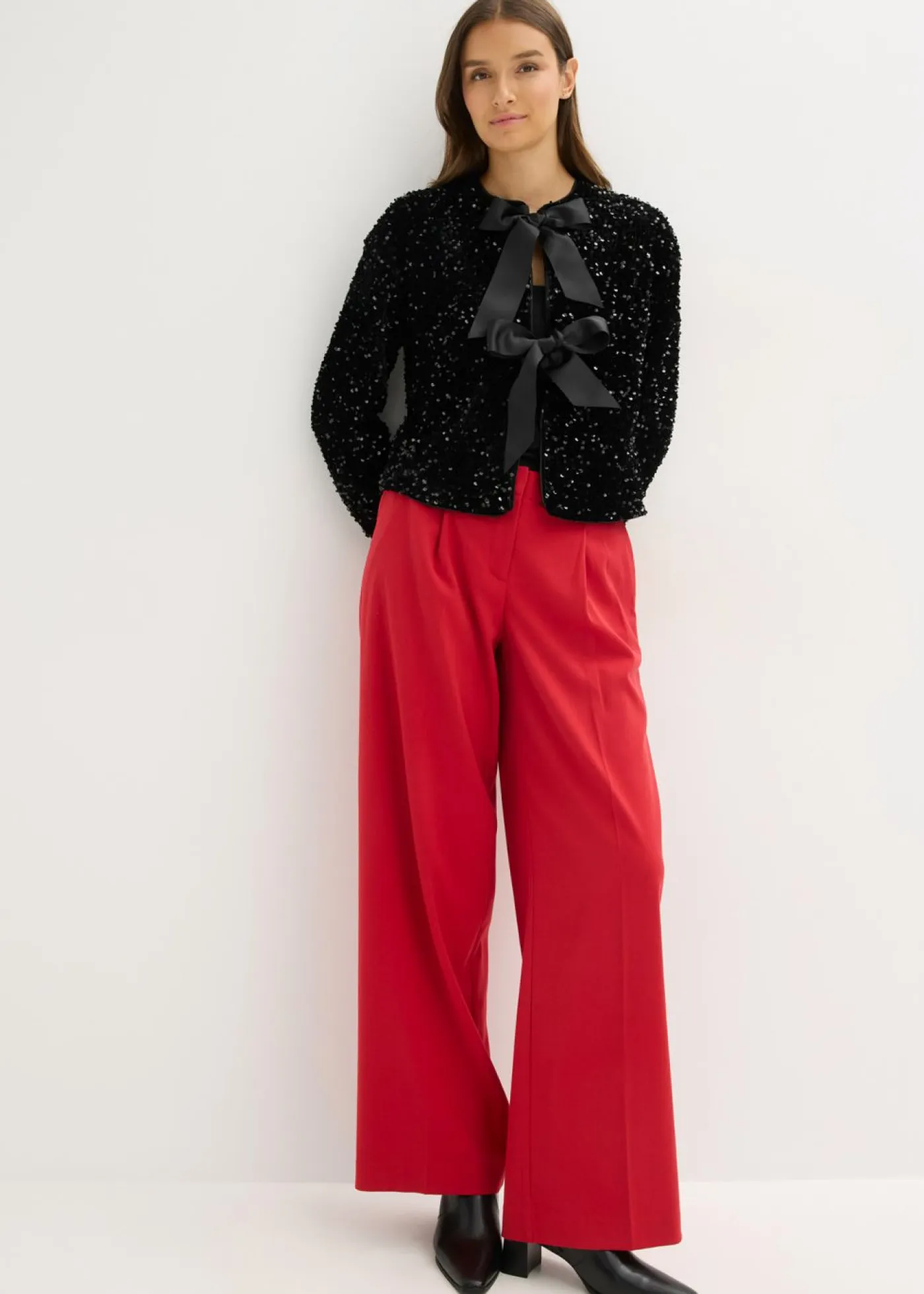 bonprix bonprix Chaquetas Y Abrigos>Chaqueta corta de lentejuelas Negro