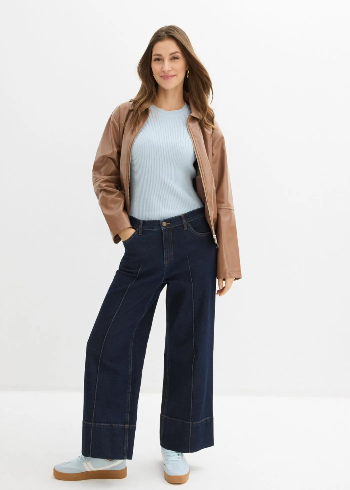 bonprix bonprix Chaquetas Y Abrigos|Novedades>Chaqueta corta de piel sintética Marrón castaño