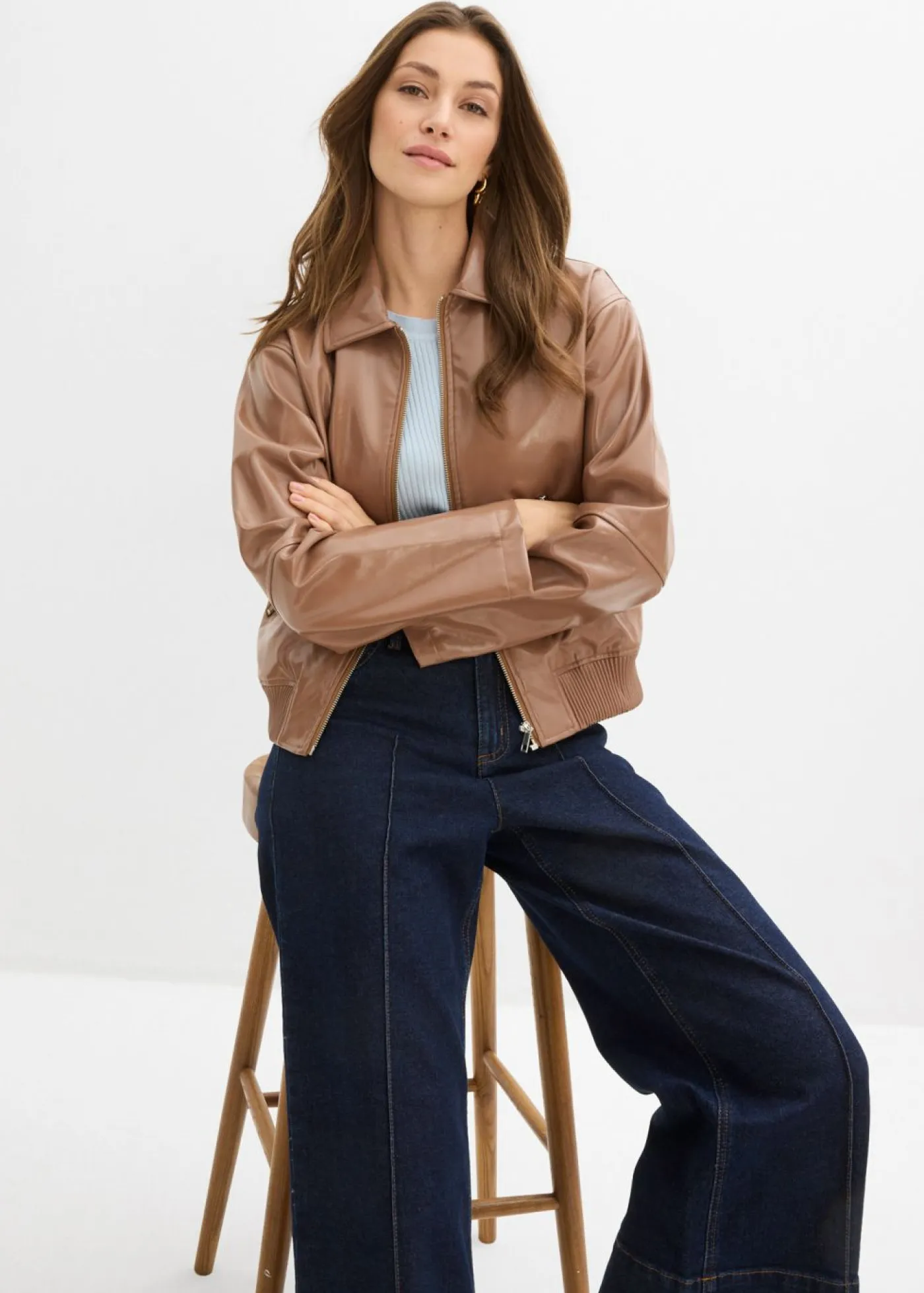 bonprix bonprix Chaquetas Y Abrigos|Novedades>Chaqueta corta de piel sintética Marrón castaño