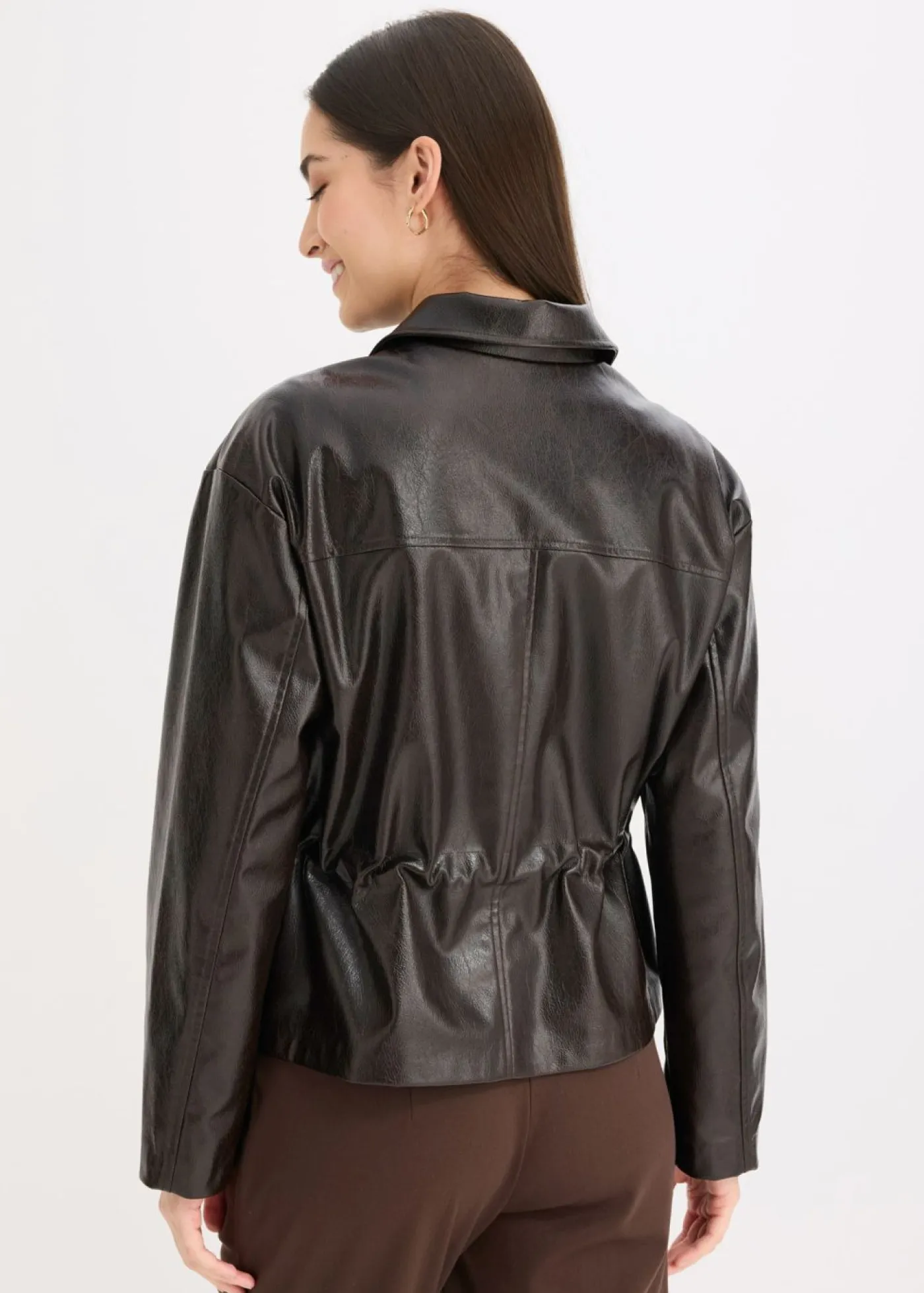 Mujer bonprix bonprix Chaqueta de charol sintético