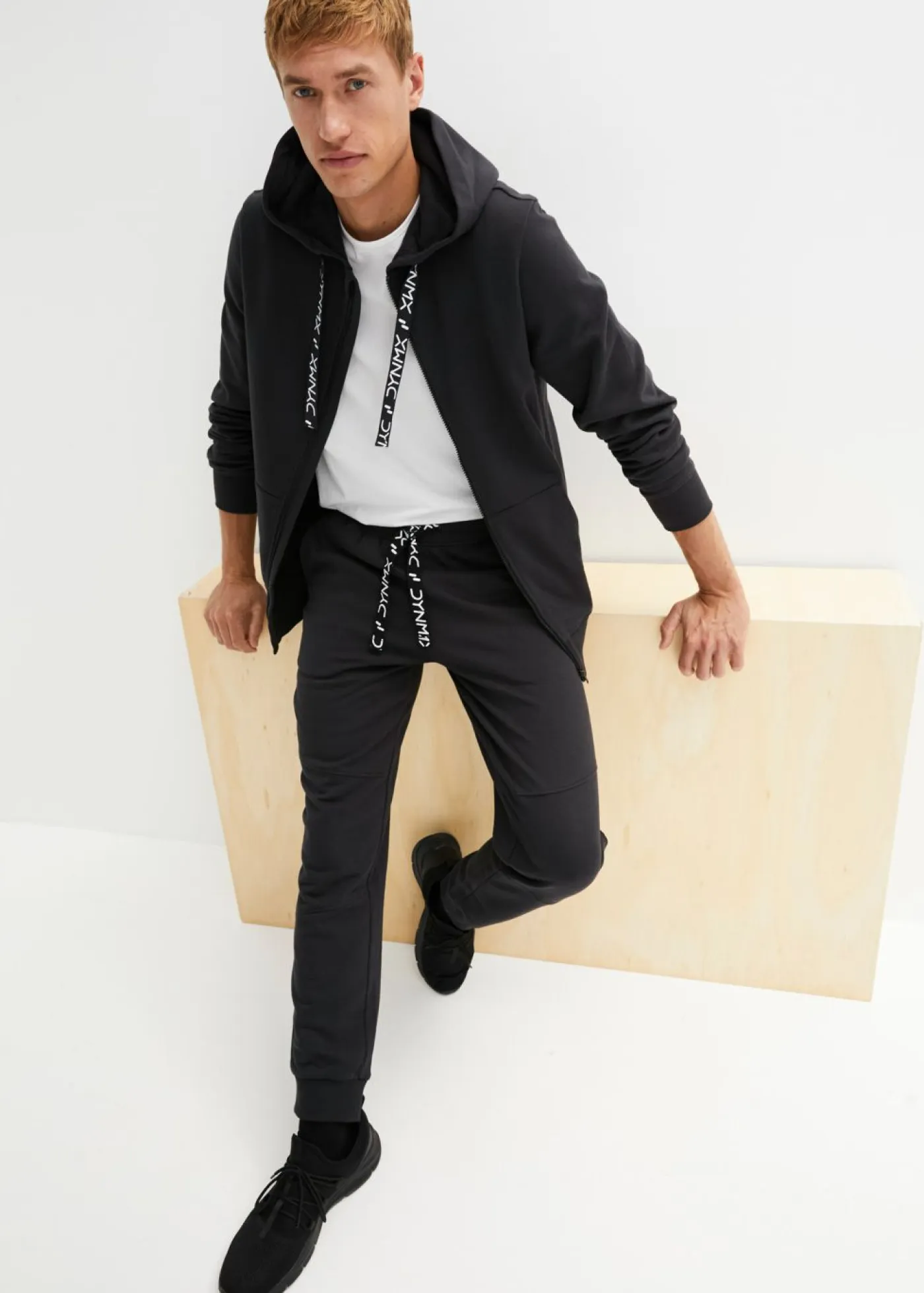 Hombre bonprix bonprix Chaqueta de chándal con capucha de algodón orgánico