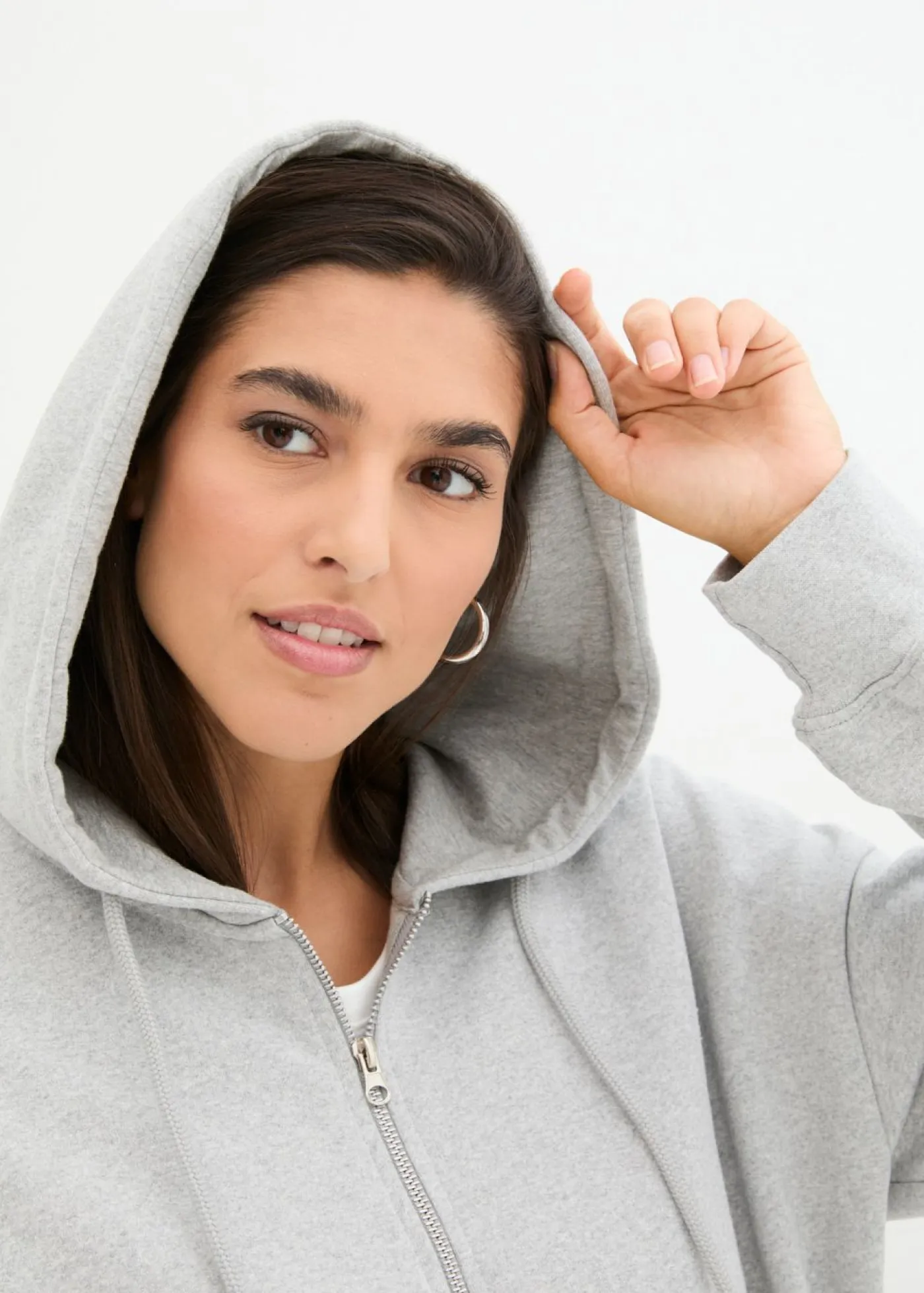 bonprix bonprix Ropa Cómoda>Chaqueta de chándal con capucha Gris claro jaspeado