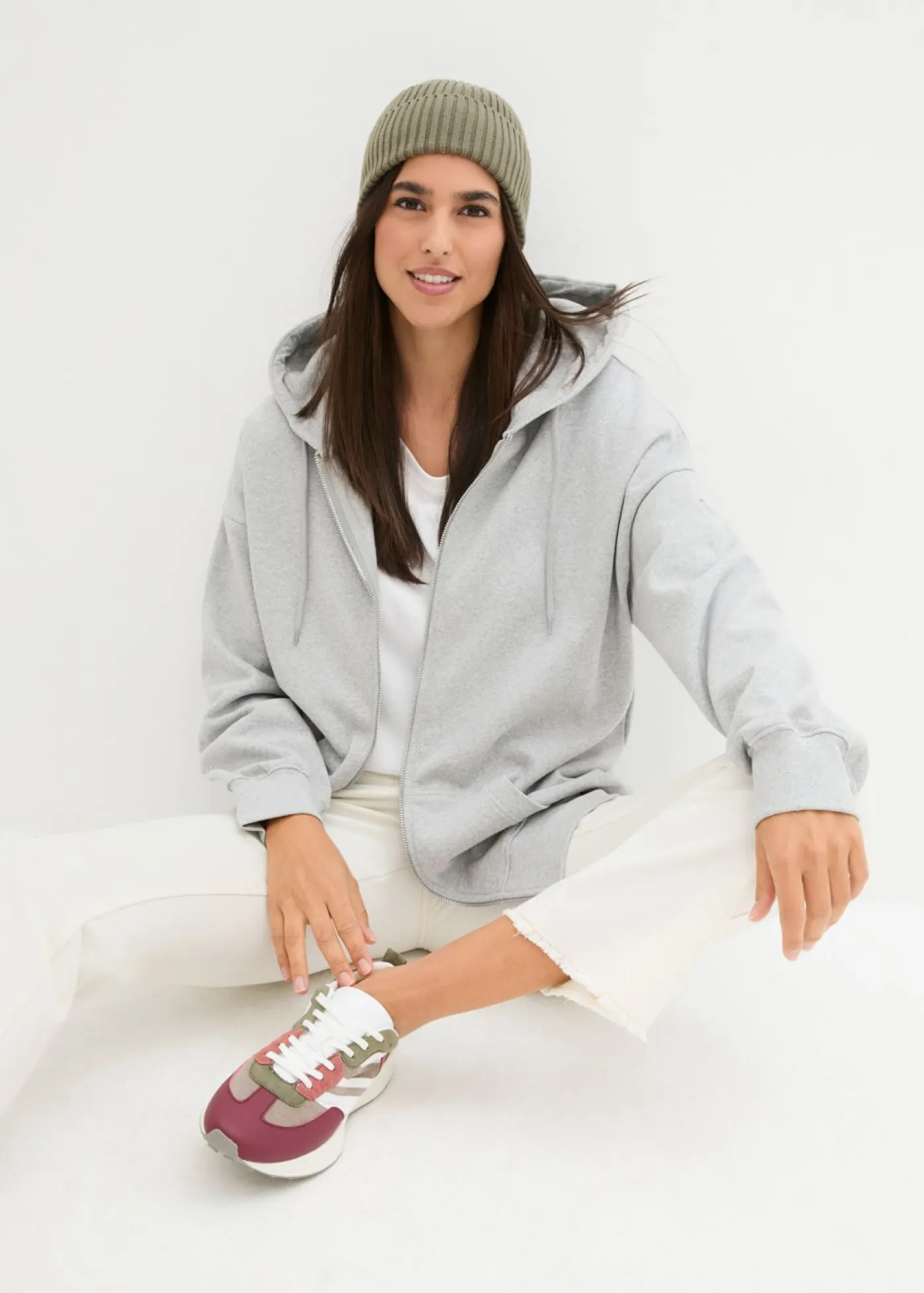 bonprix bonprix Ropa Cómoda>Chaqueta de chándal con capucha Gris claro jaspeado