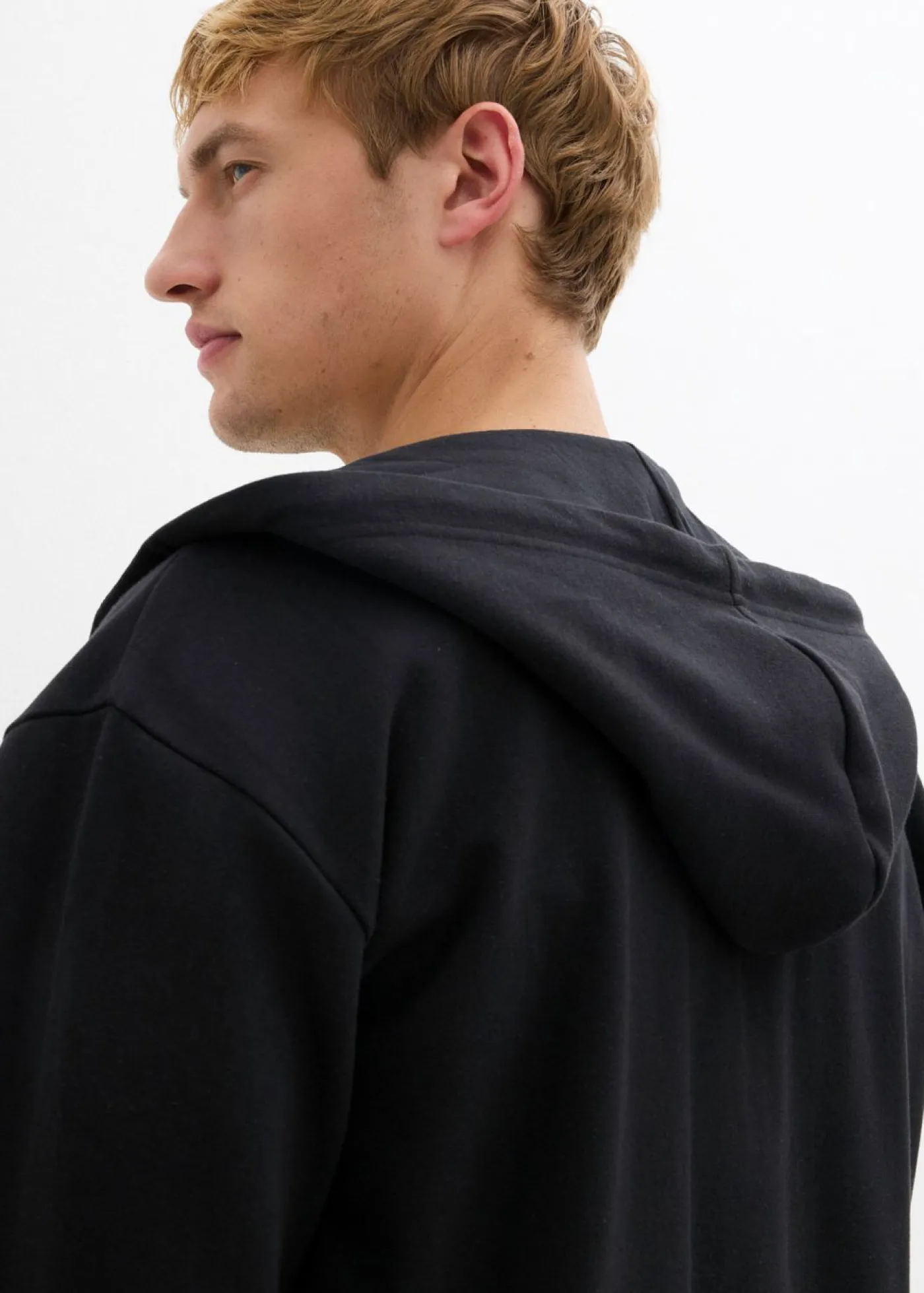 bonprix bonprix Ropa Deportiva|Chándals>Chaqueta de chándal de algodón puro con capucha y corte holgado Negro