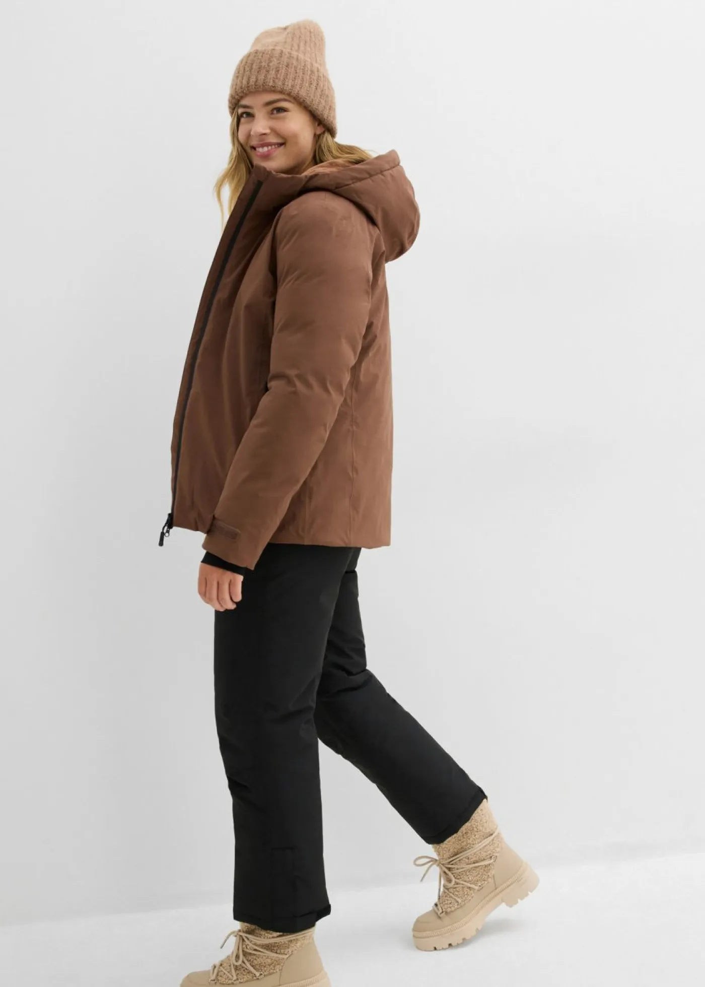 bonprix bonprix Ropa Para El Aire Libre|Ropa Deportiva>Chaqueta de esquí con protector antinieve Marrón claro