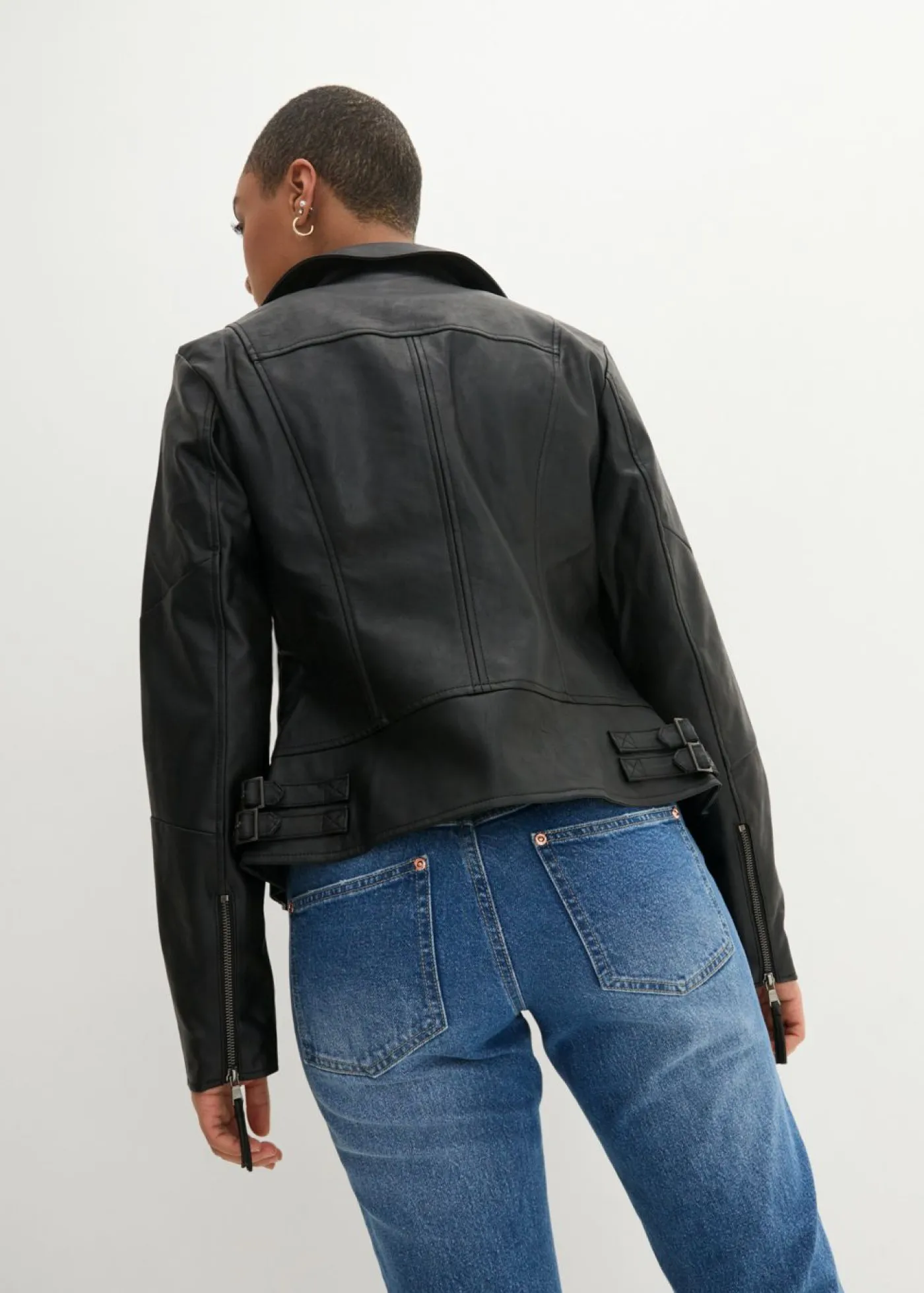 bonprix bonprix Chaquetas Y Abrigos>Chaqueta de piel sintética de viscosa pura Negro