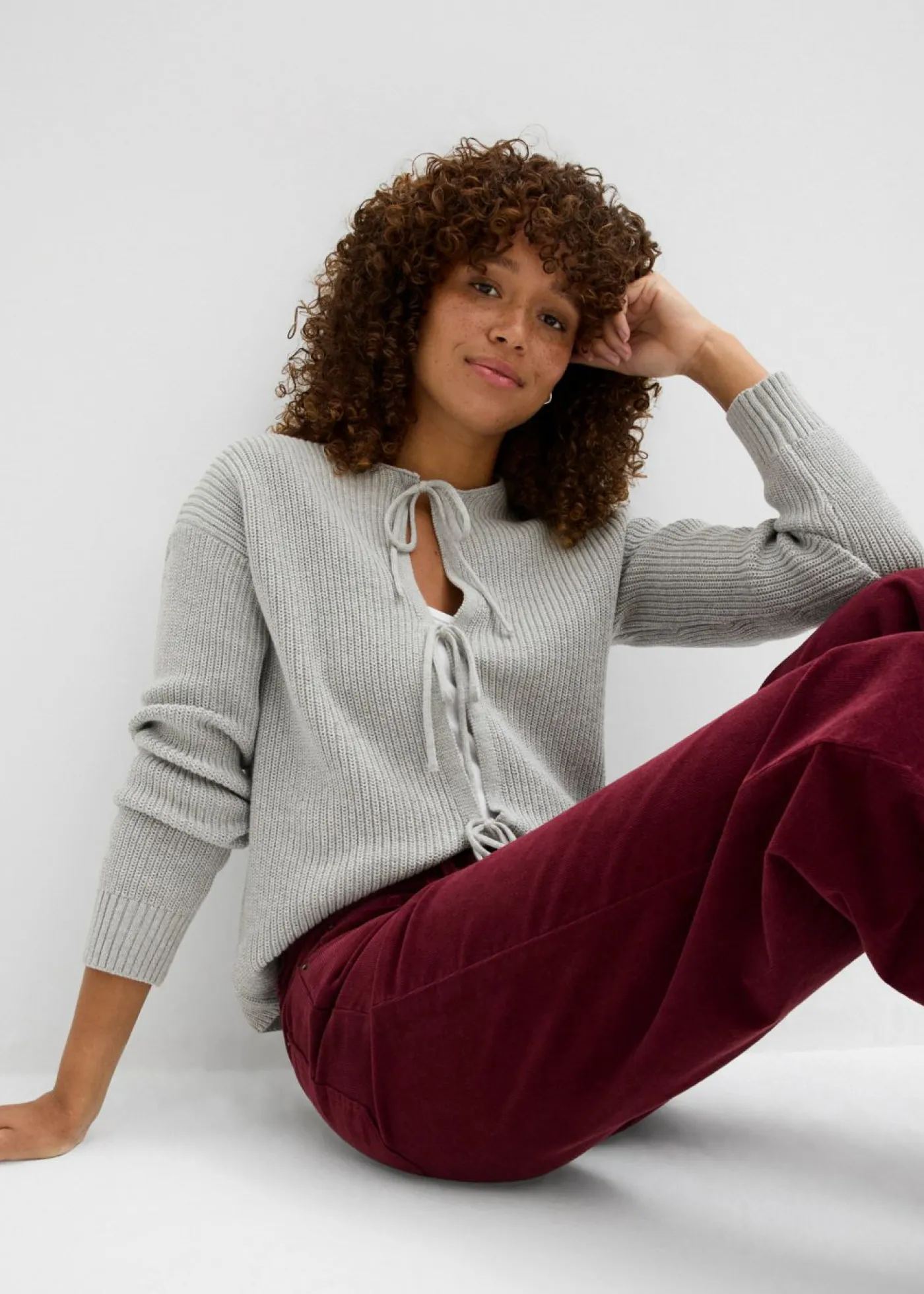 bonprix bonprix Jerséis|Ropa De Punto>Chaqueta de punto con detalle de lazo Gris claro jaspeado