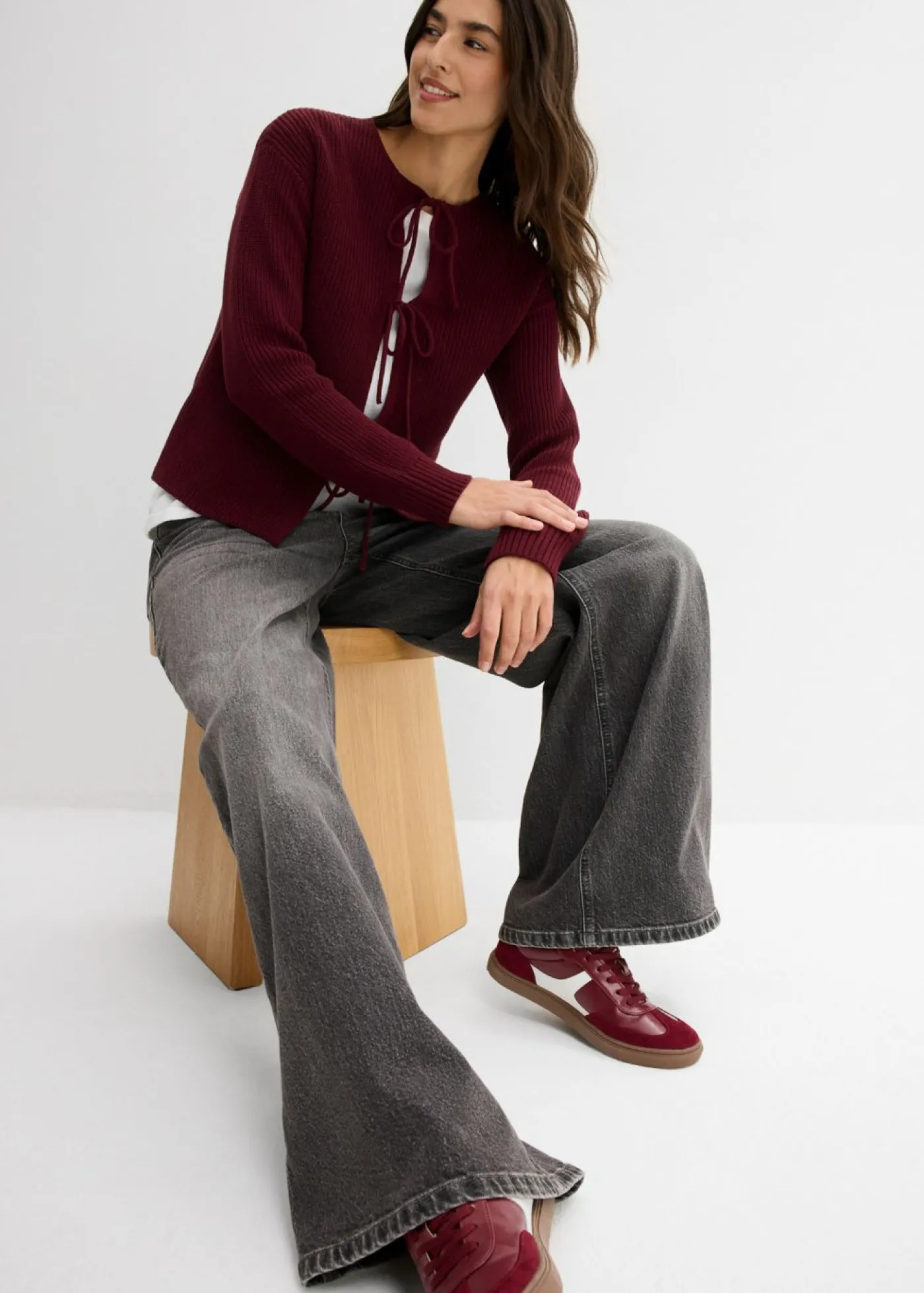 bonprix bonprix Jerséis|Ropa De Punto>Chaqueta de punto con detalle de lazo mora oscuro