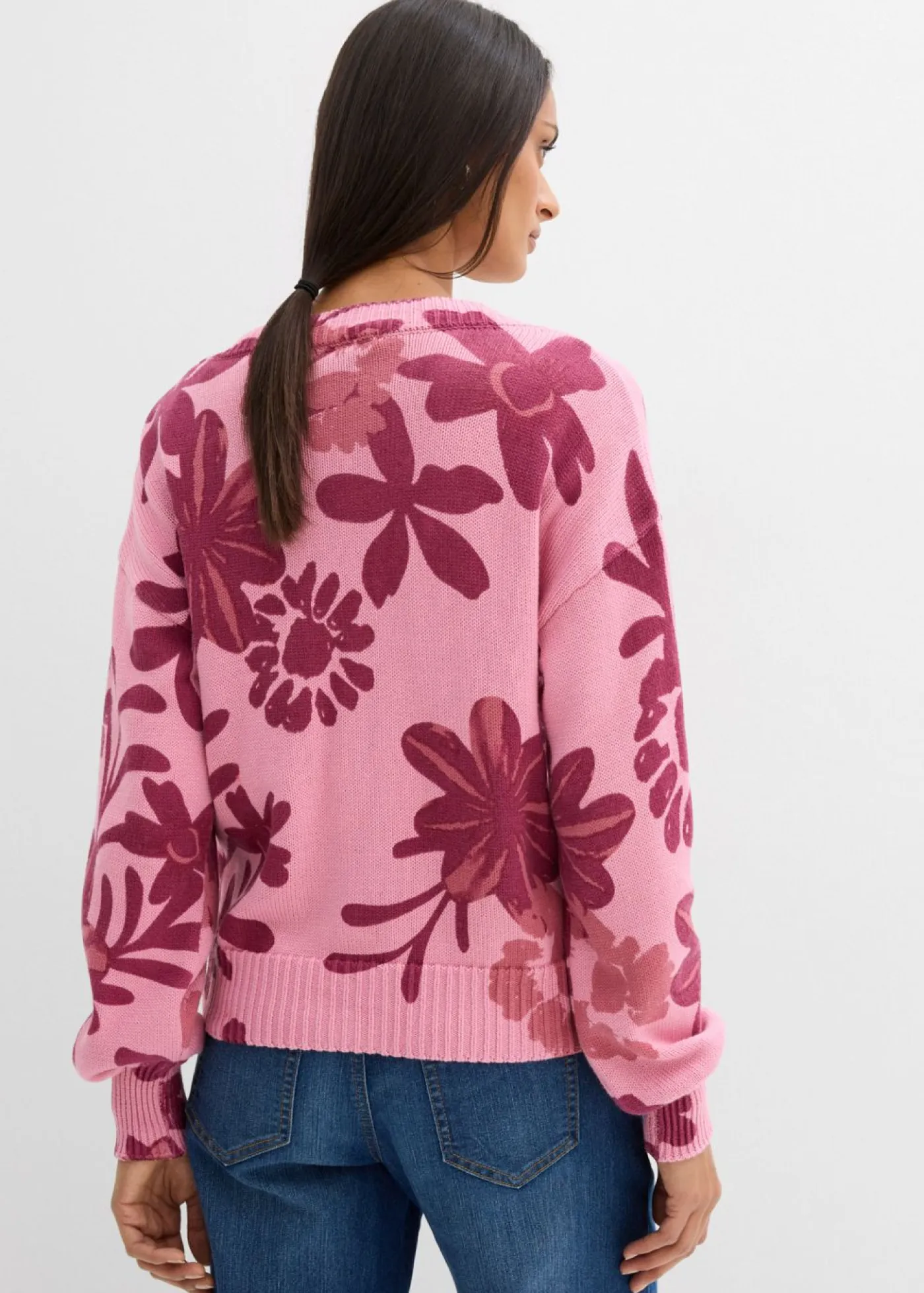bonprix bonprix Jerséis|Ropa De Punto>Chaqueta de punto con estampado de flores orquídea ahumado-rojo rubí