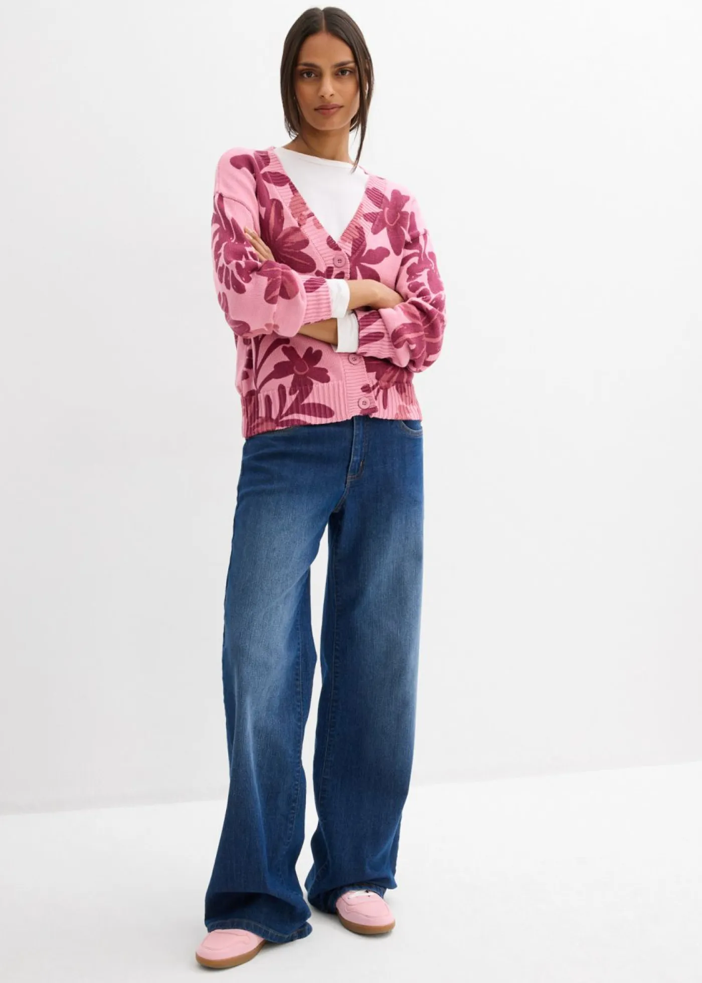 bonprix bonprix Jerséis|Ropa De Punto>Chaqueta de punto con estampado de flores orquídea ahumado-rojo rubí