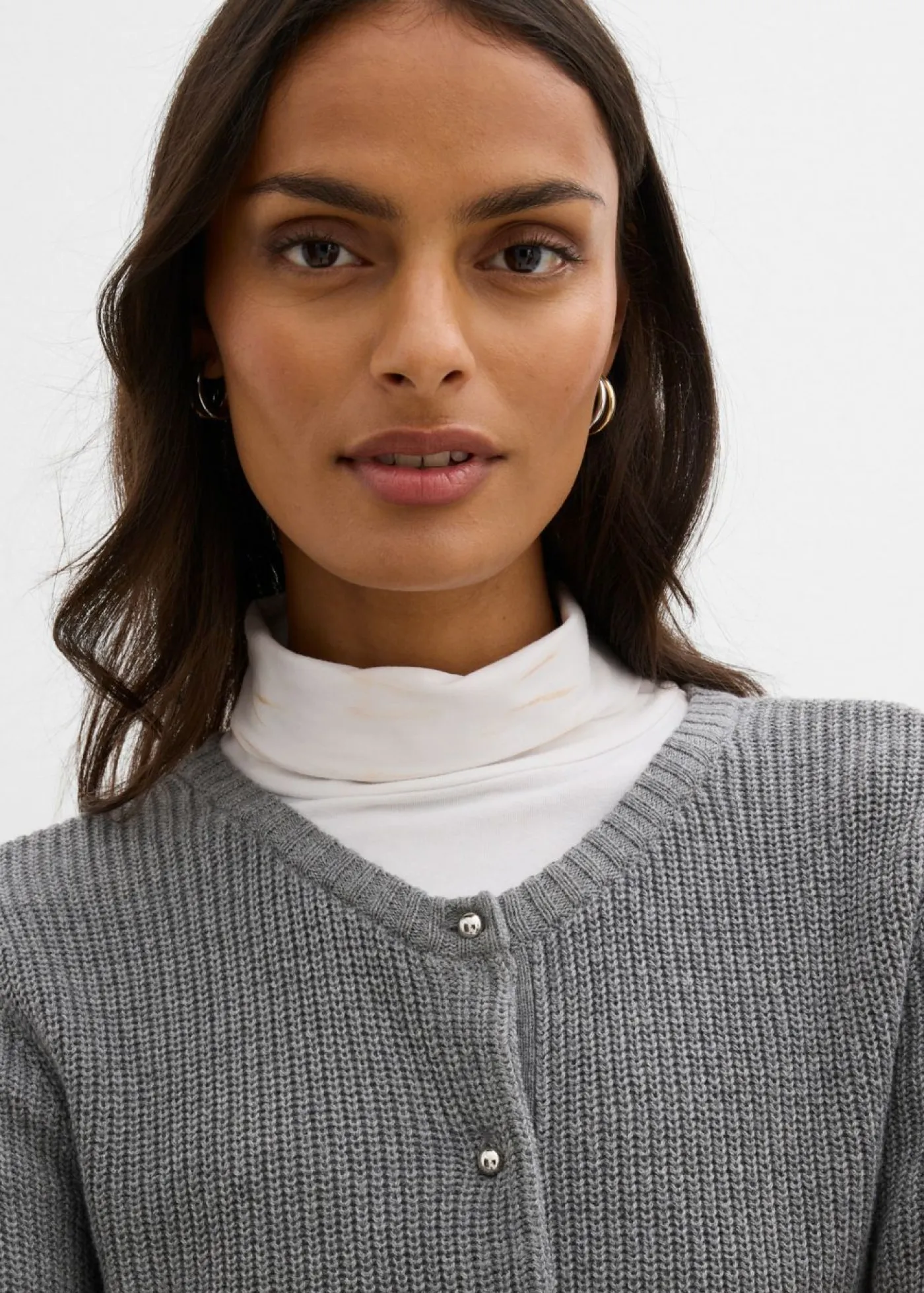 bonprix bonprix Esenciales|Jerséis>Chaqueta de punto de mezcla de lana con botones decorativos Gris jaspeado