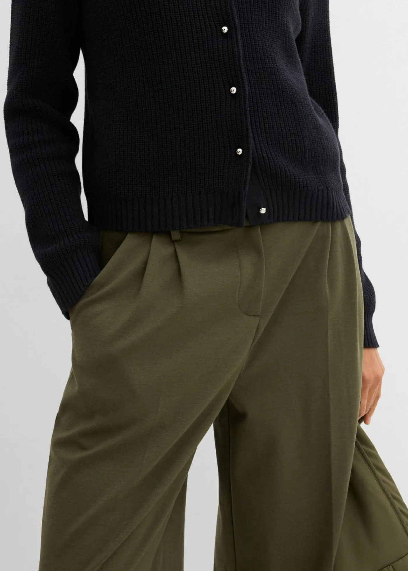 Mujer bonprix bonprix Chaqueta de punto de mezcla de lana con botones decorativos