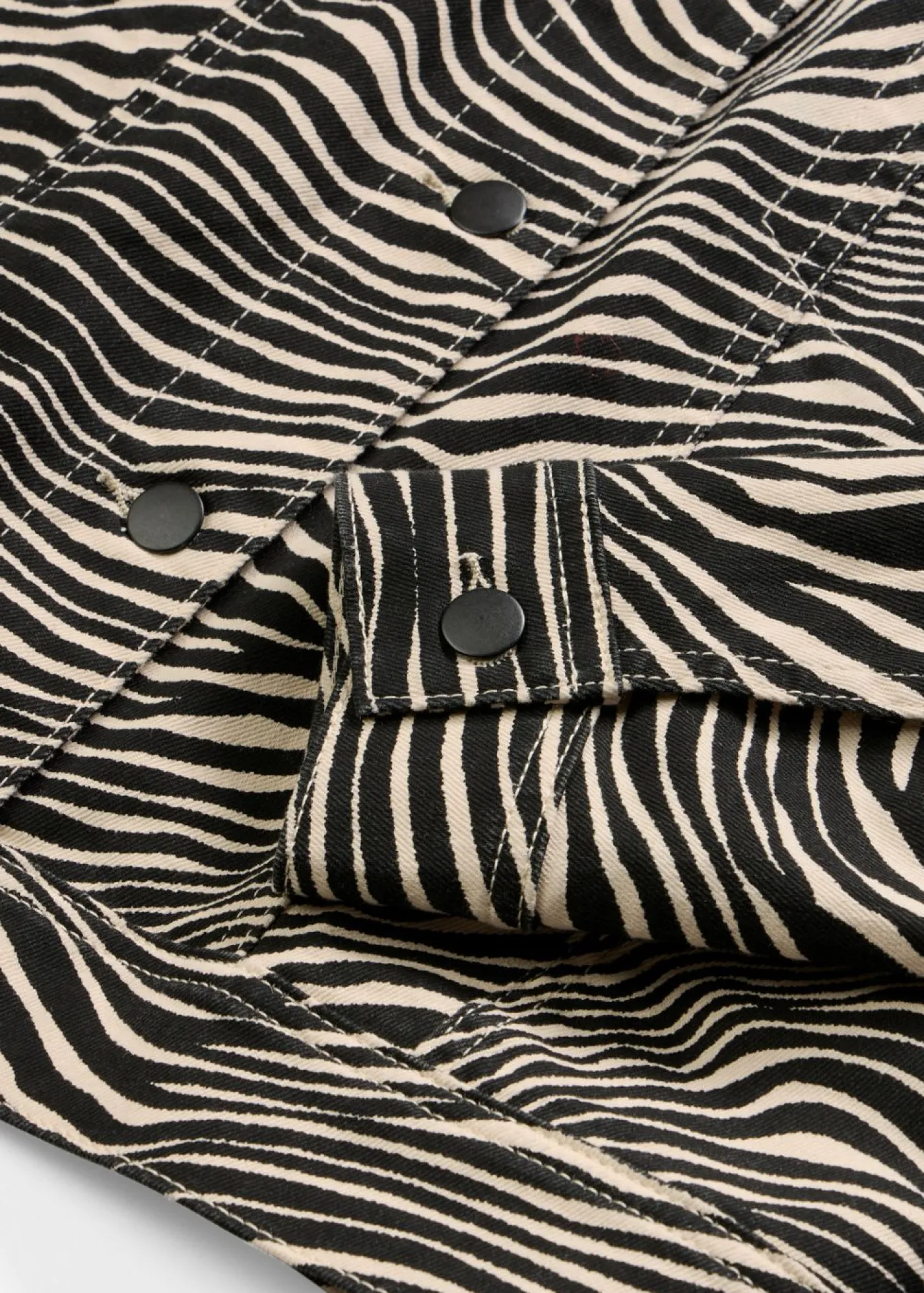 bonprix bonprix Chaquetas Y Abrigos>Chaqueta de sarga Arena-negro con estampado de cebra