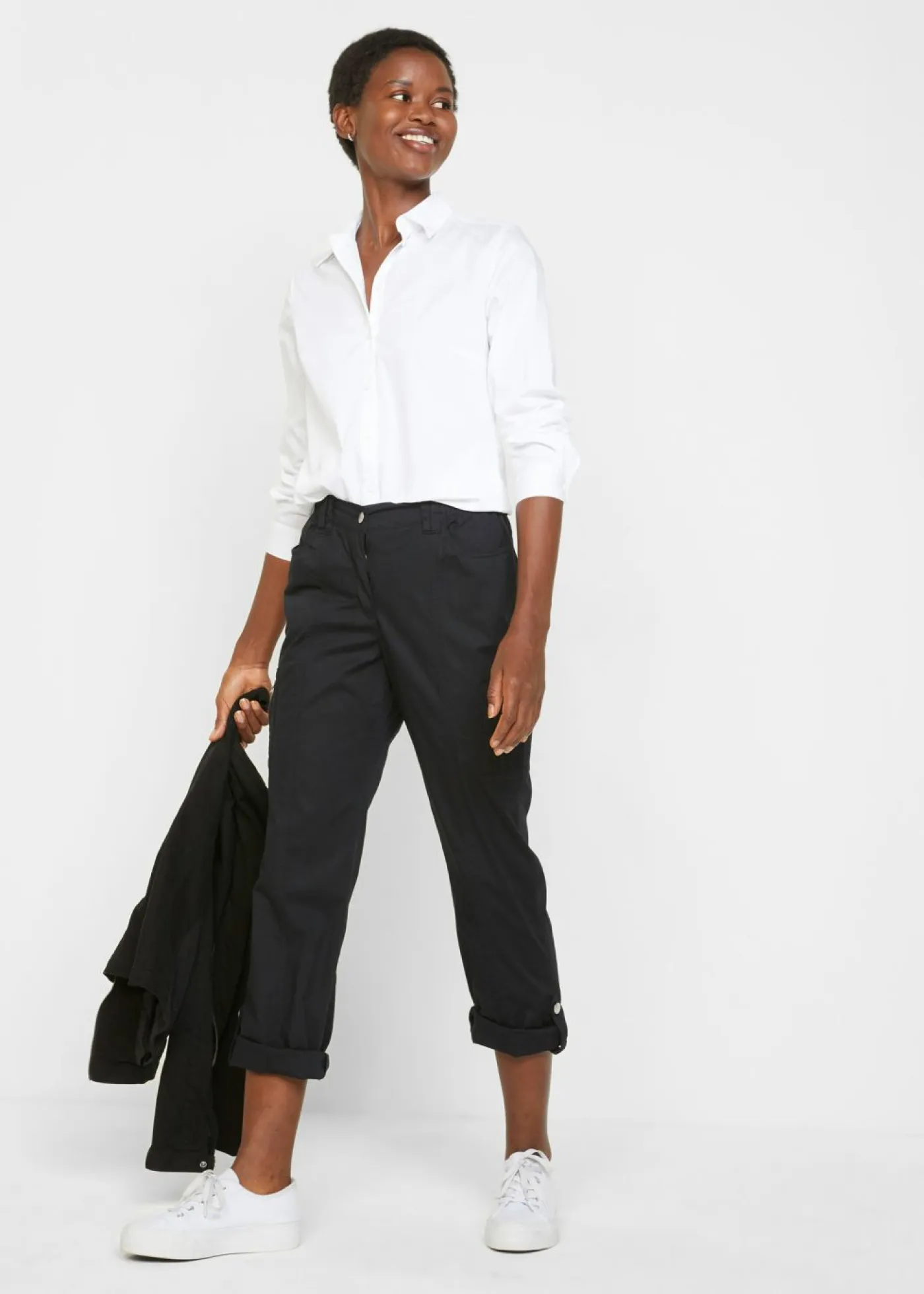 bonprix bonprix Chaquetas Y Abrigos>Chaqueta de sarga de algodón con insertos elásticos en los laterales Negro