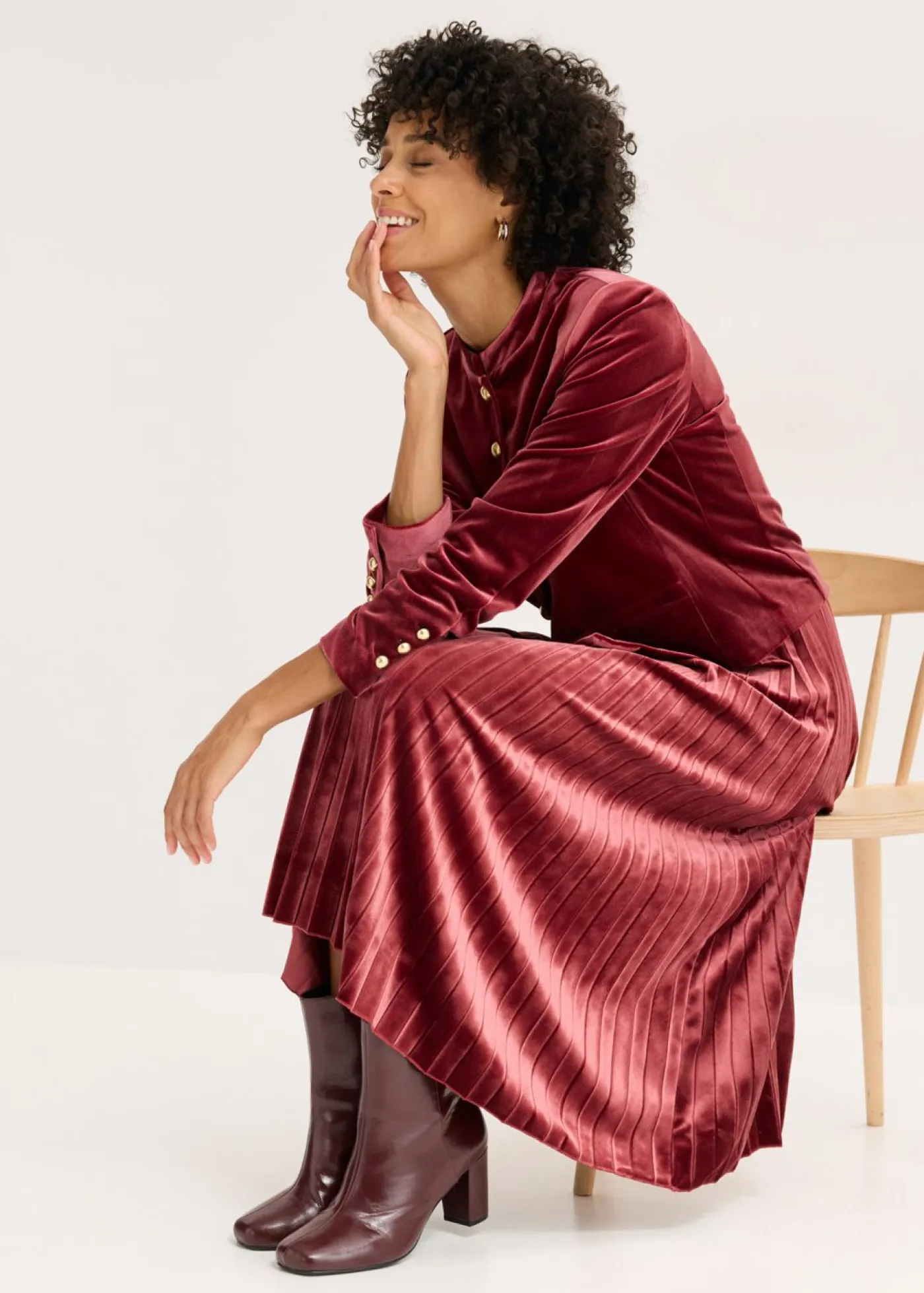 bonprix bonprix Chaquetas Y Abrigos>Chaqueta de terciopelo Rojo rubí