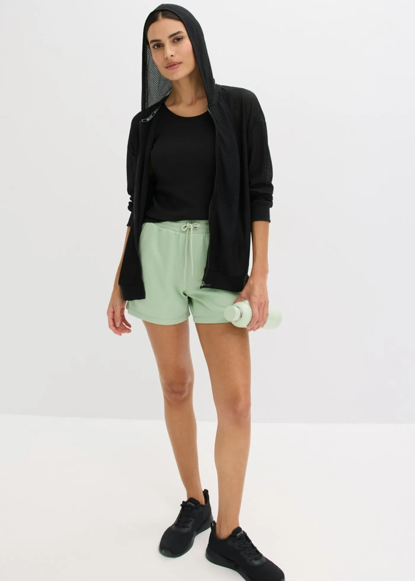 bonprix bonprix Ropa Deportiva|Chaquetas Y Abrigos>Chaqueta deportiva transparente de malla con corte holgado Negro