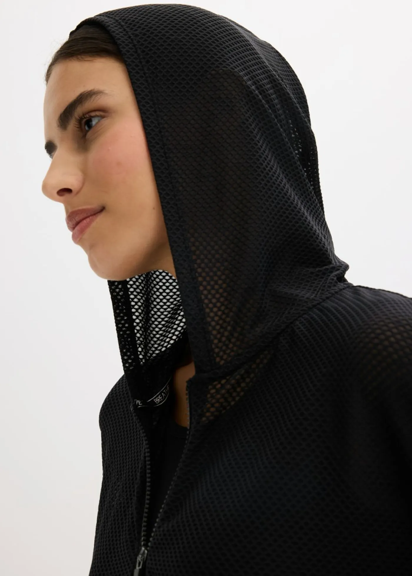 bonprix bonprix Ropa Deportiva|Chaquetas Y Abrigos>Chaqueta deportiva transparente de malla con corte holgado Negro