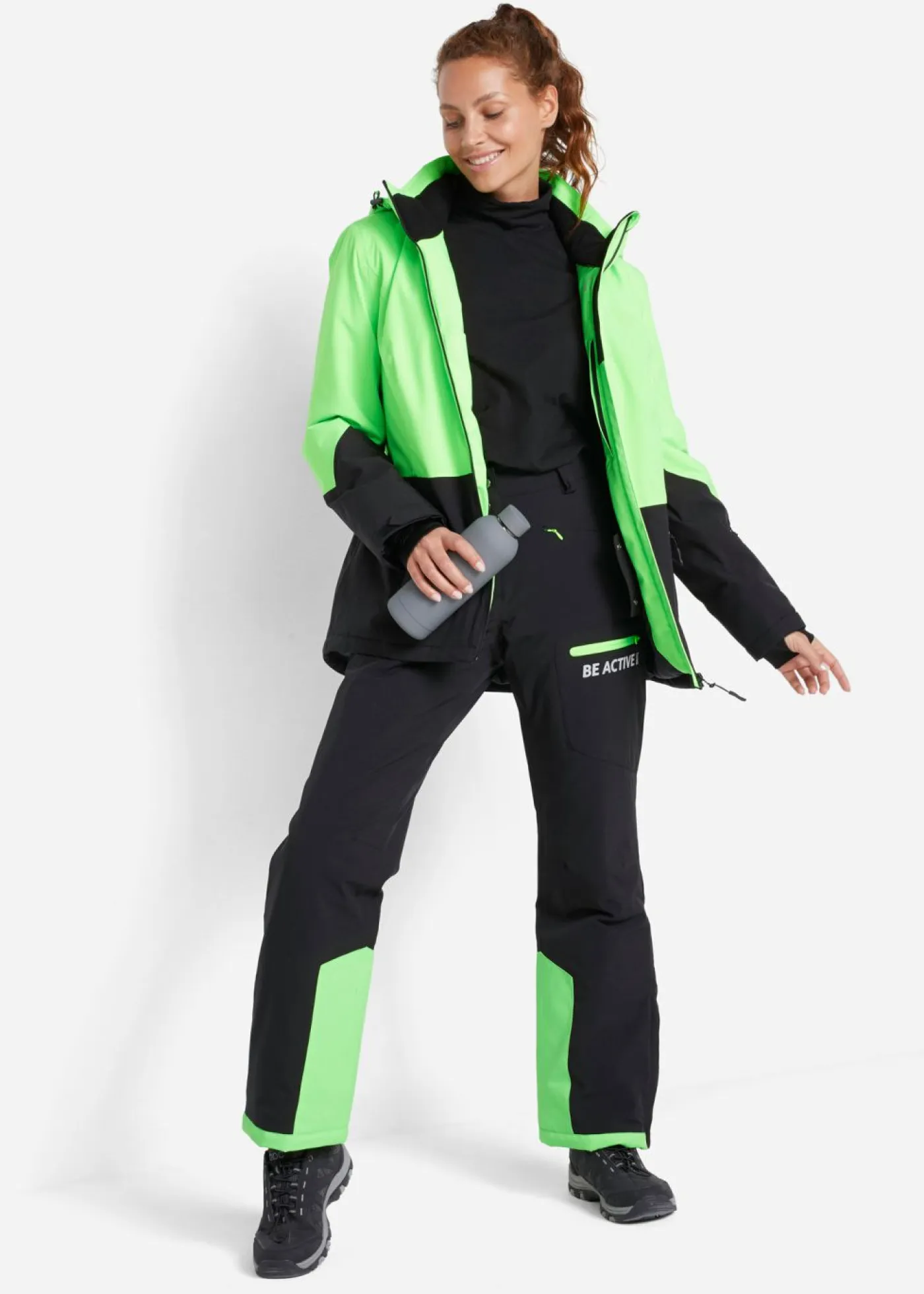 bonprix bonprix Ropa Para El Aire Libre|Ropa Deportiva>Chaqueta funcional Verde neón-negro