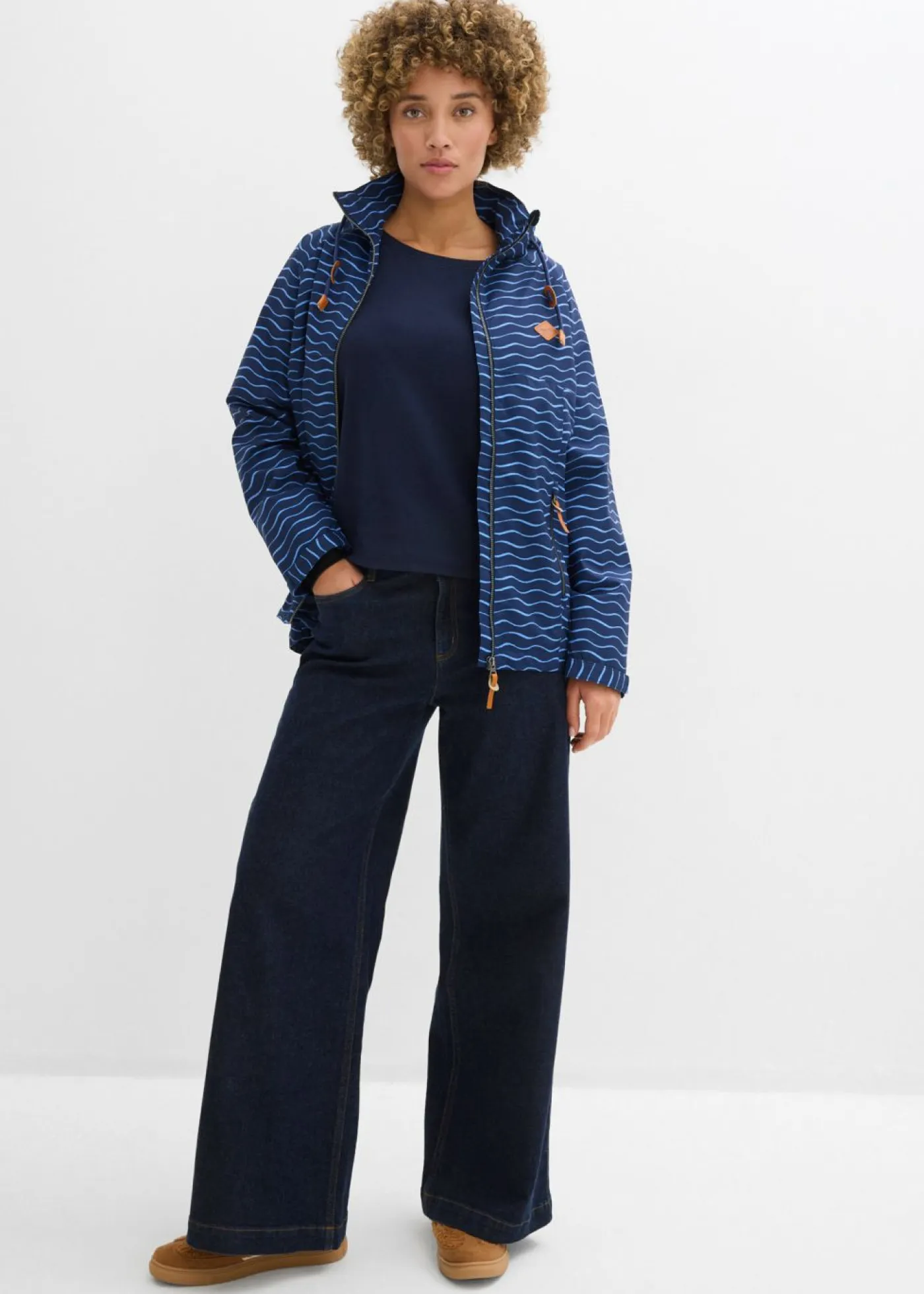 bonprix bonprix Ropa Para El Aire Libre|Ropa Deportiva>Chaqueta funcional impermeable Azul marino/azul provenzal con estampado gráfico