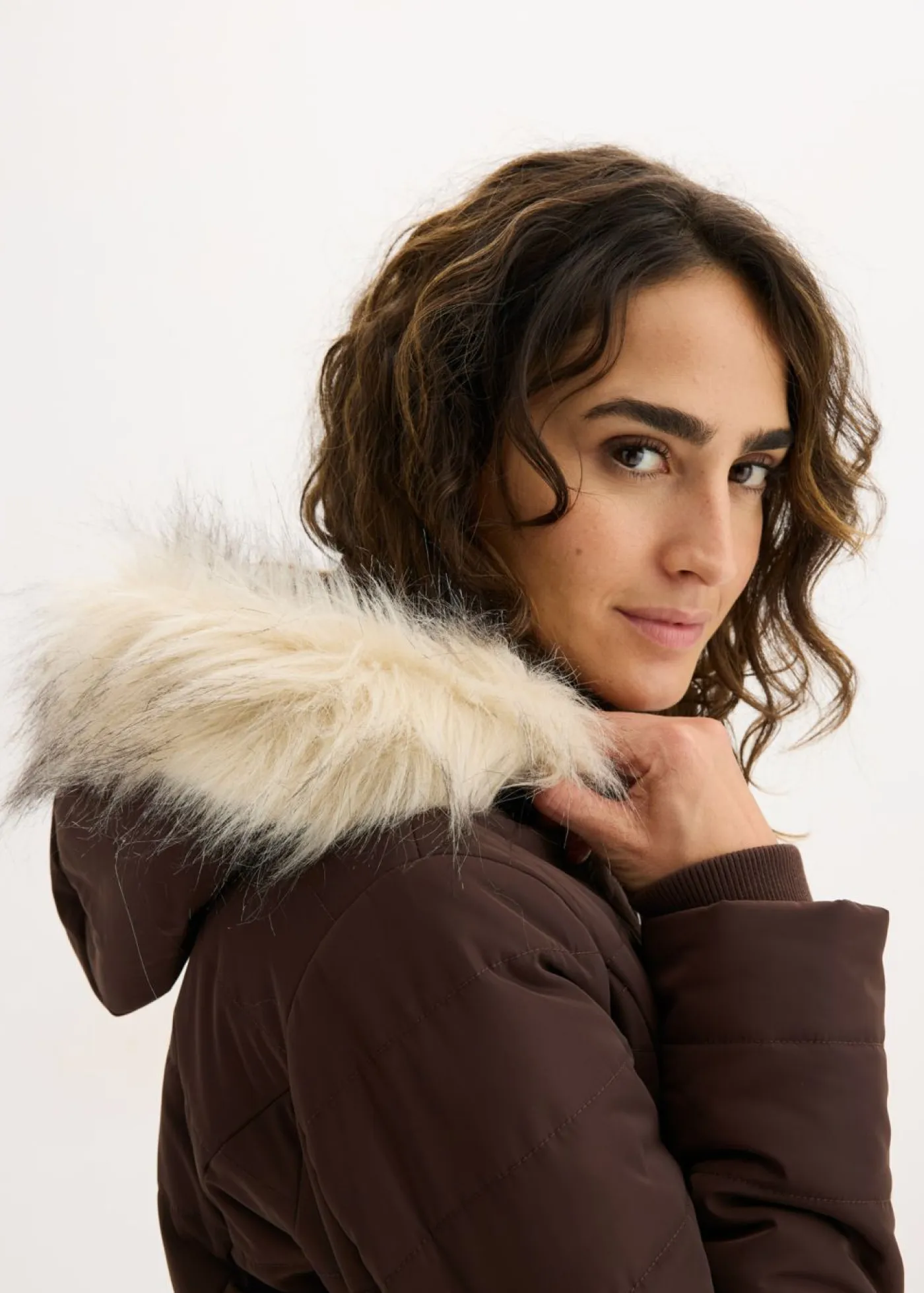 bonprix bonprix Chaquetas Y Abrigos>Chaqueta guateada Marrón oscuro