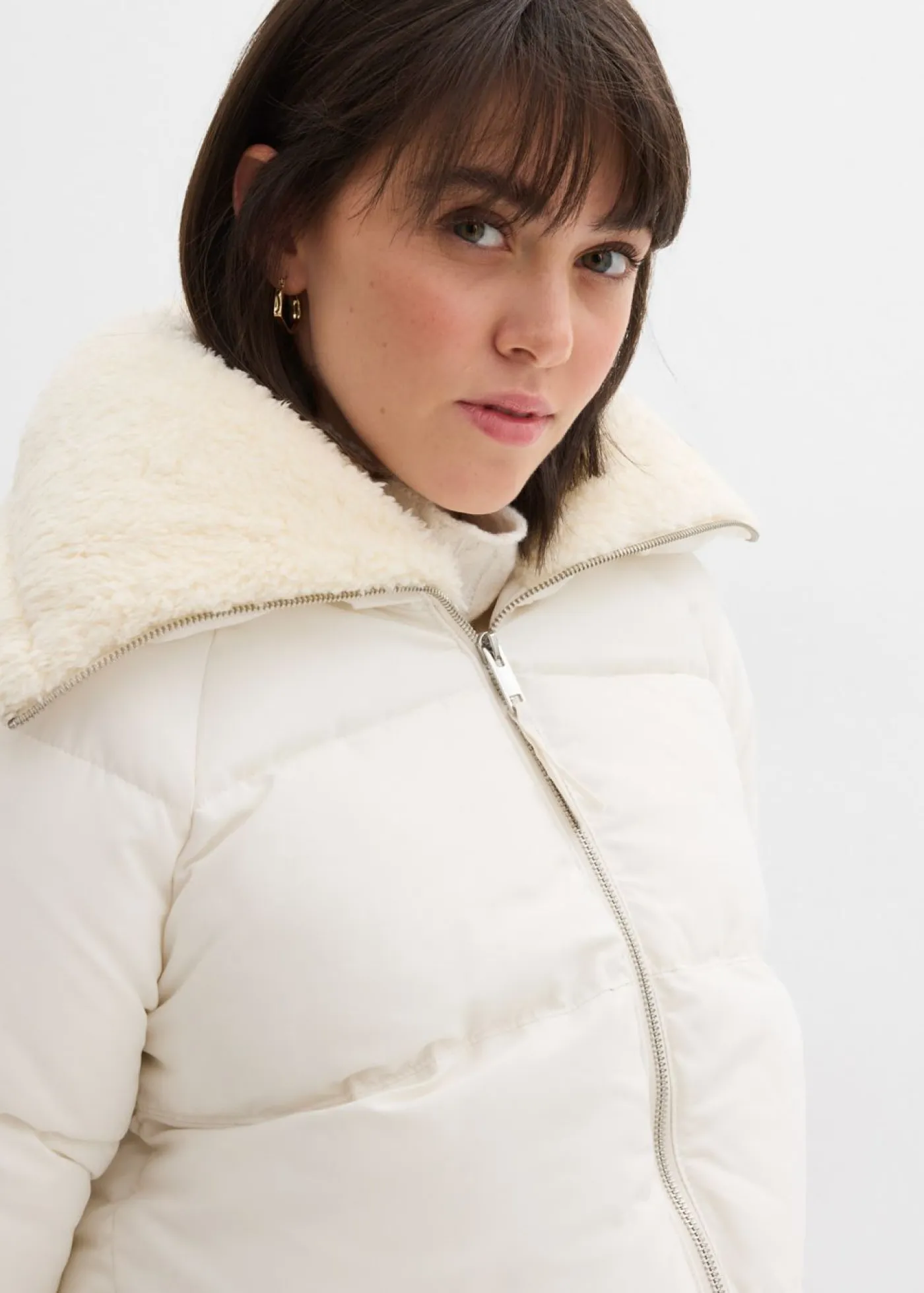 bonprix bonprix Chaquetas Y Abrigos>Chaqueta guateada con cuello de pelo blanco perla