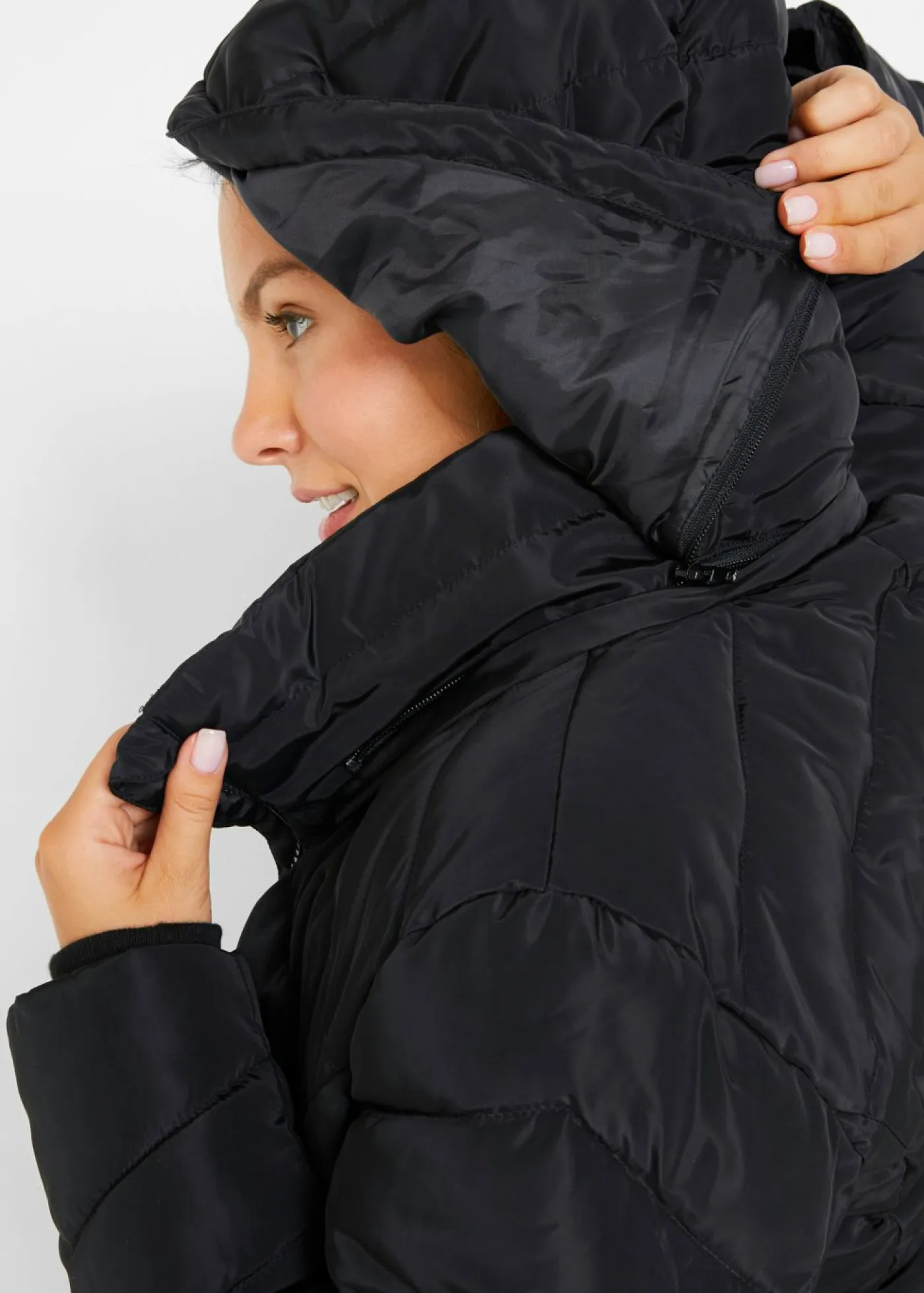 bonprix bonprix Chaquetas Y Abrigos>Chaqueta guateada ligera con capucha desmontable Negro