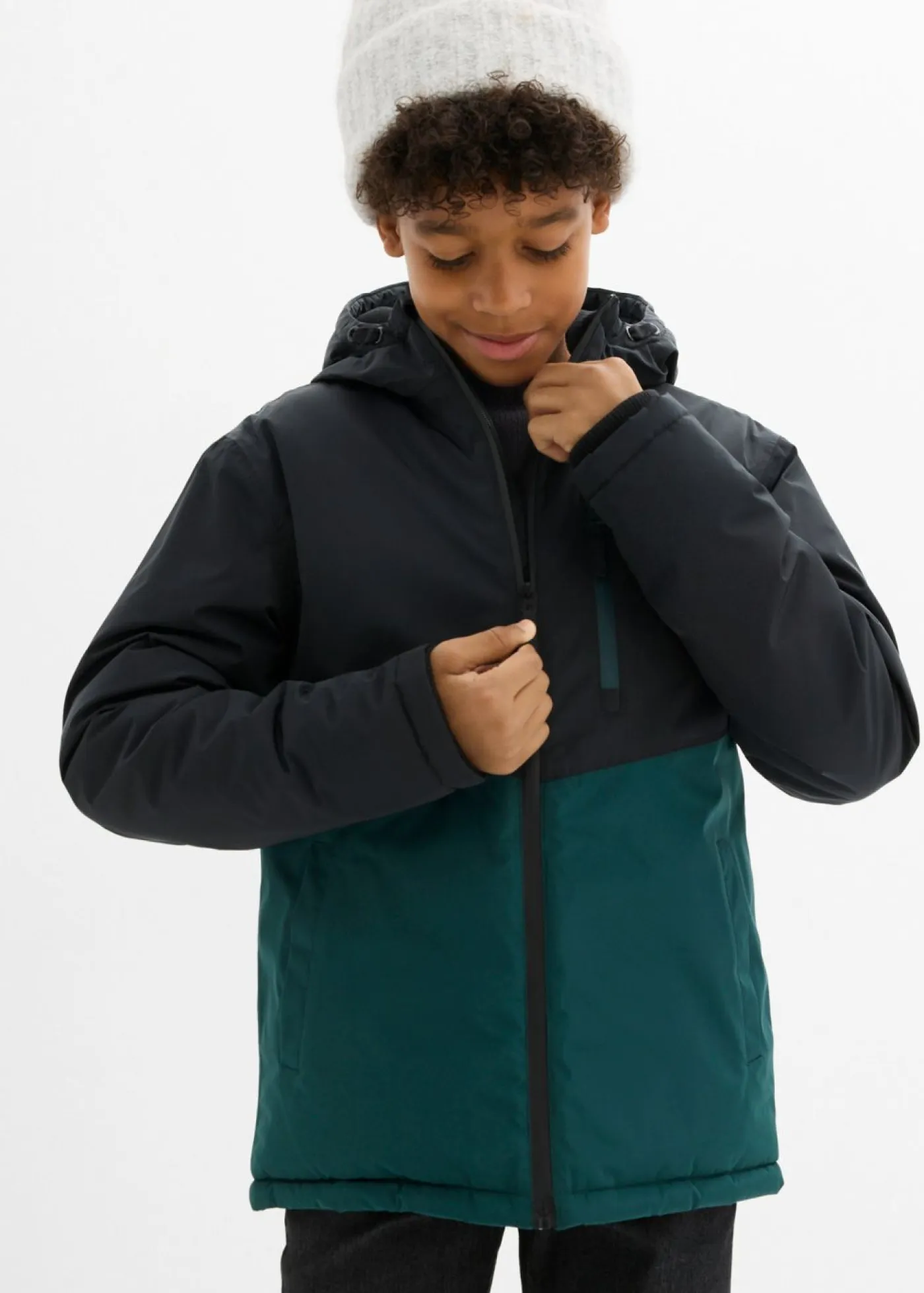 bonprix bonprix Ropa 9 A 16 Años·Chaquetas Y Ropa Outdoor>Chaqueta impermeable de invierno con capucha y diseño en color block verde intenso-negro