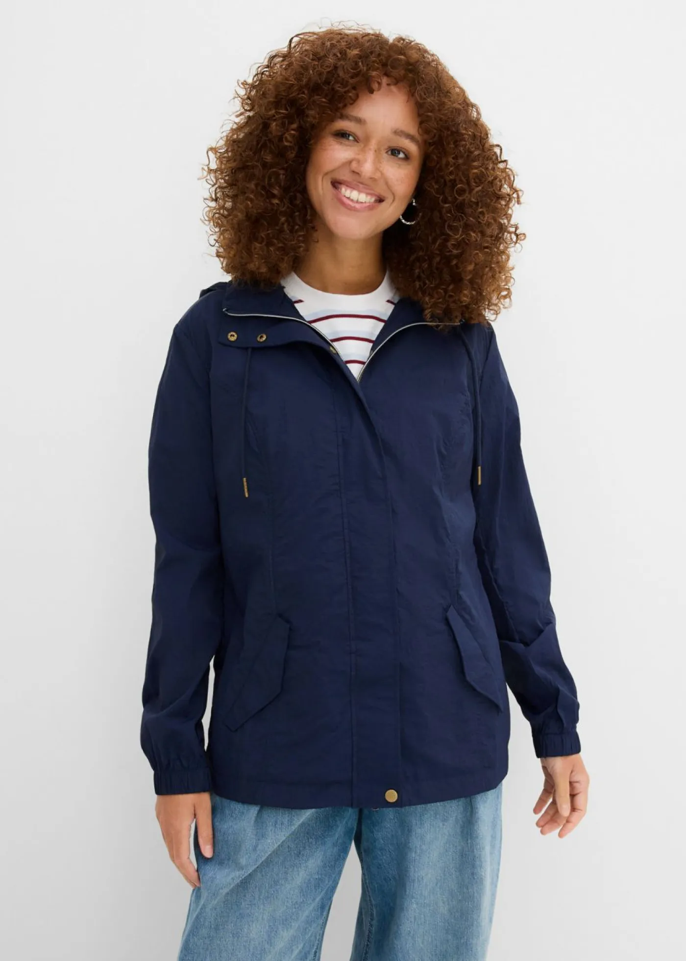 Mujer bonprix bonprix Chaqueta ligera de entretiempo con capucha