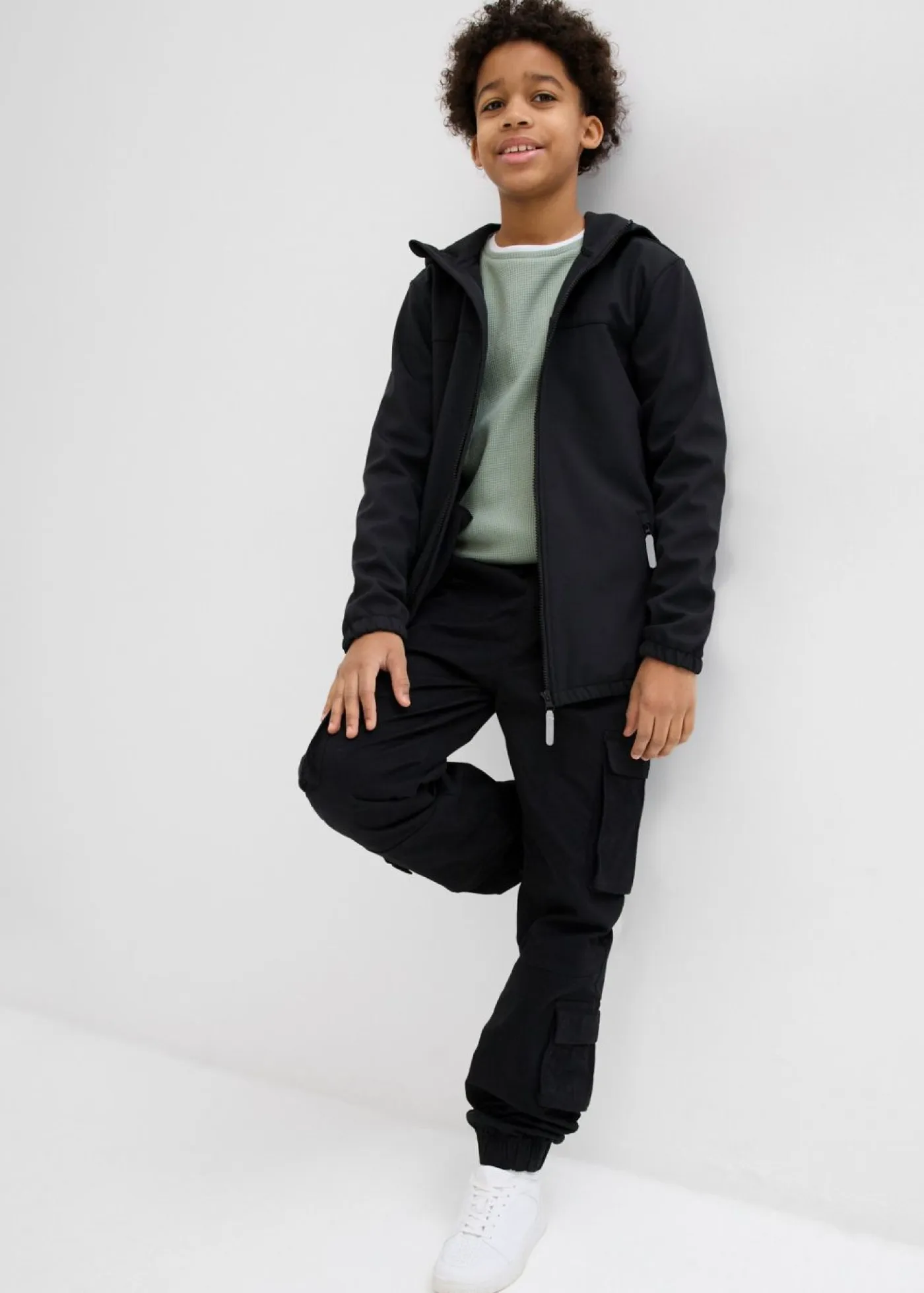 Niños bonprix bonprix Chaqueta softshell repelente al agua con capucha